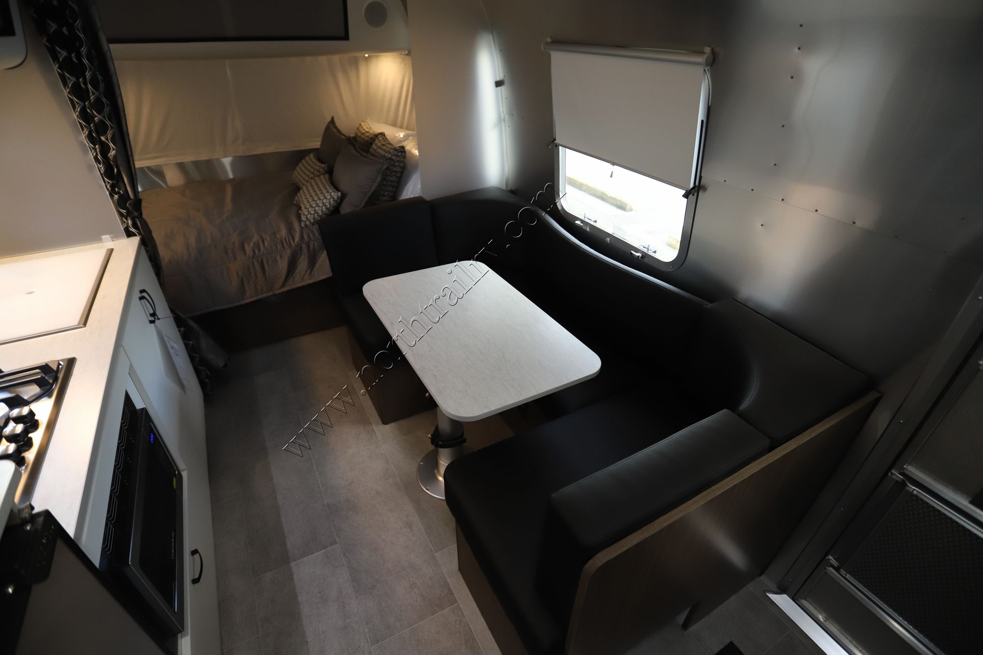 New 2022 Airstream Caravel 22FB Travel Trailer  For Sale