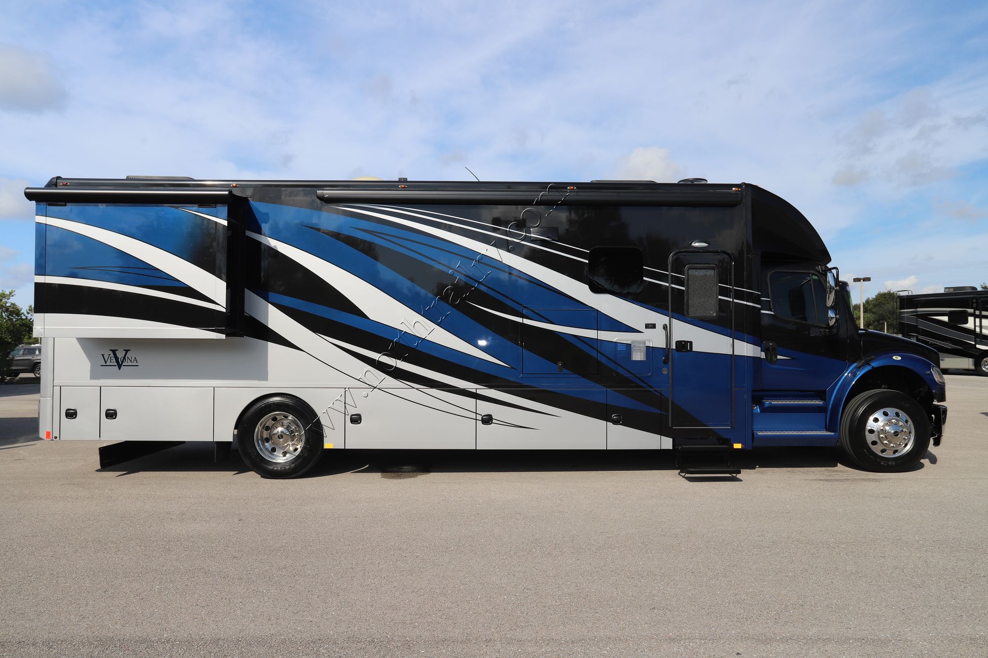 Used 2019 Renegade Rv Verona 36VSB Super C  For Sale