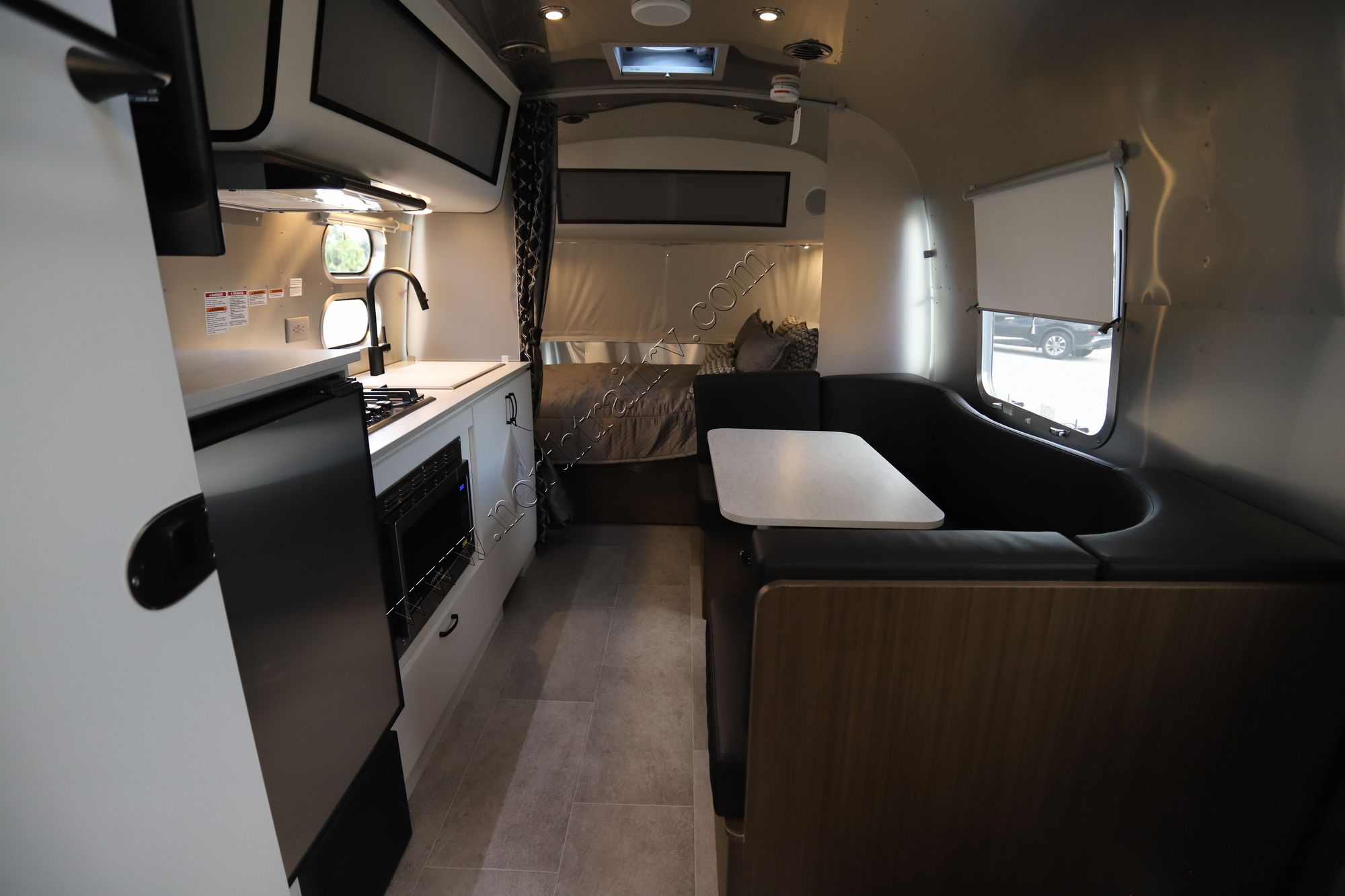 New 2022 Airstream Caravel 22FB Travel Trailer  For Sale