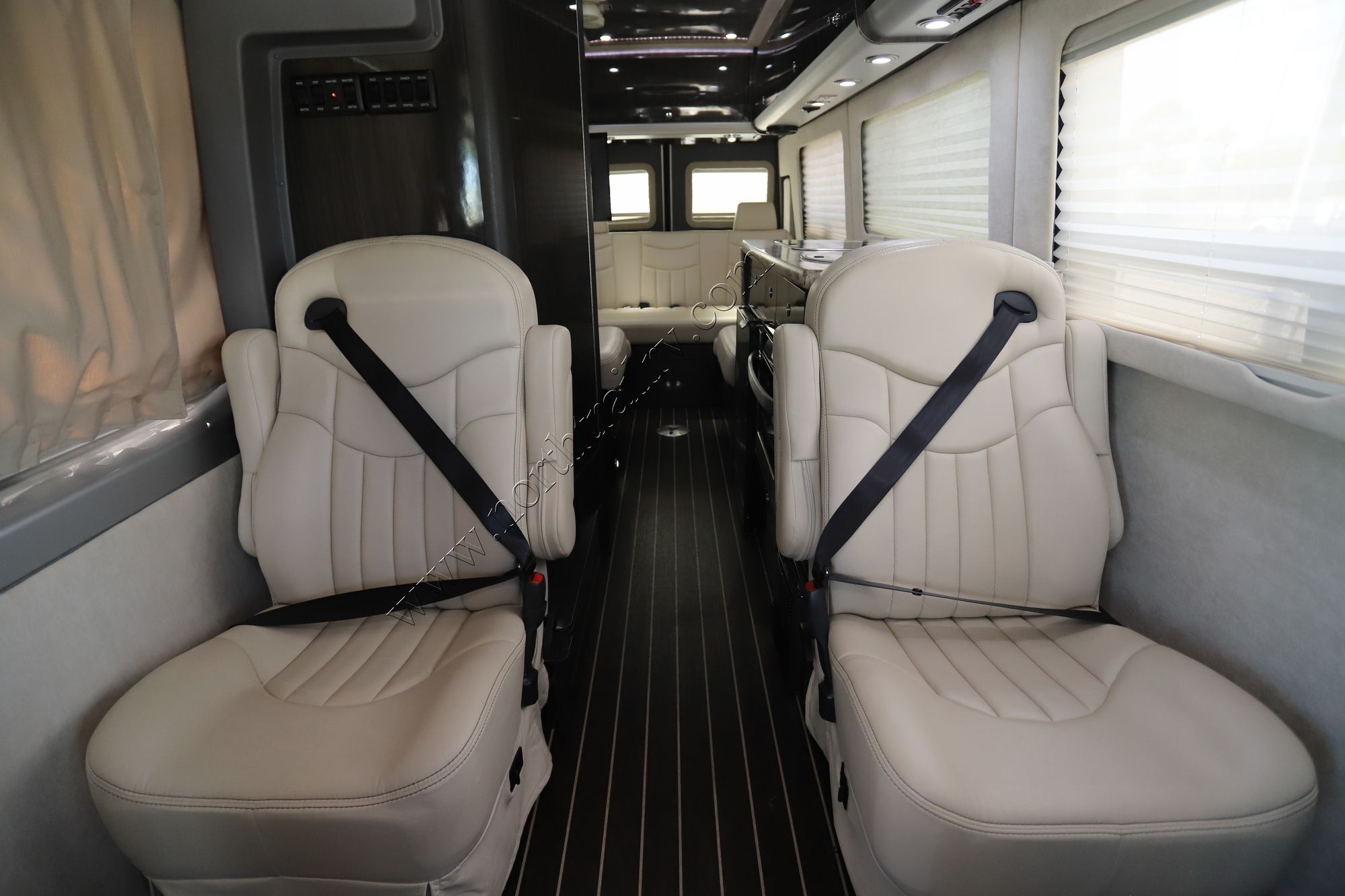 Used 2015 Airstream Interstate LOUNGE Class B  For Sale