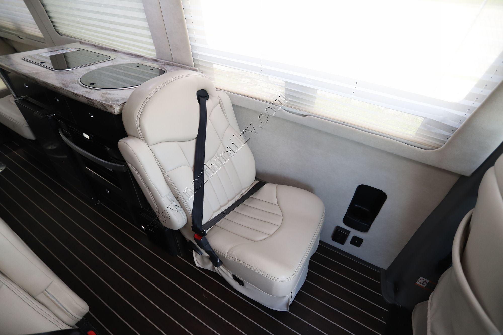 Used 2015 Airstream Interstate LOUNGE Class B  For Sale