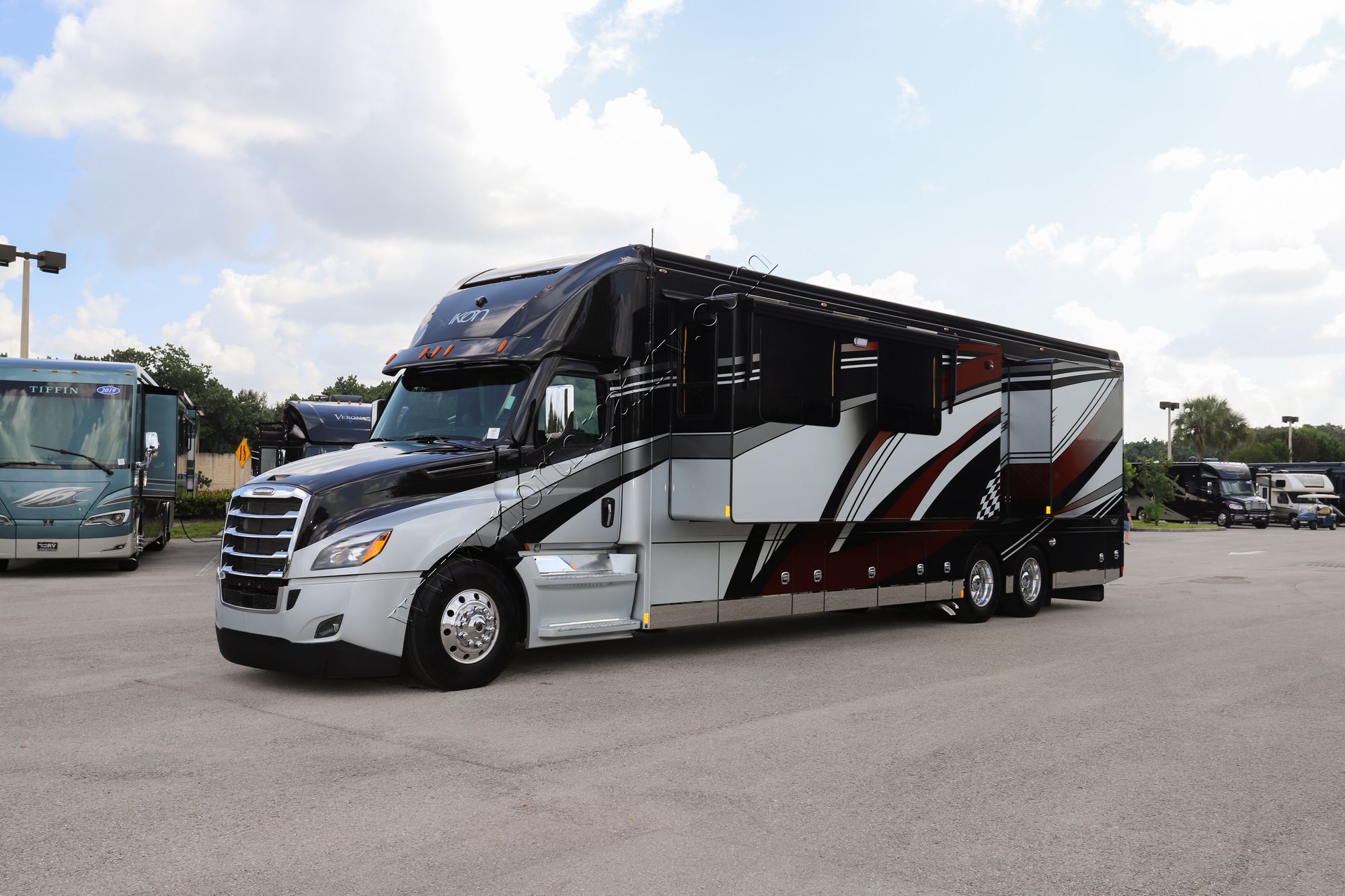 New 2022 Renegade Rv Ikon i4534RX Super C  For Sale