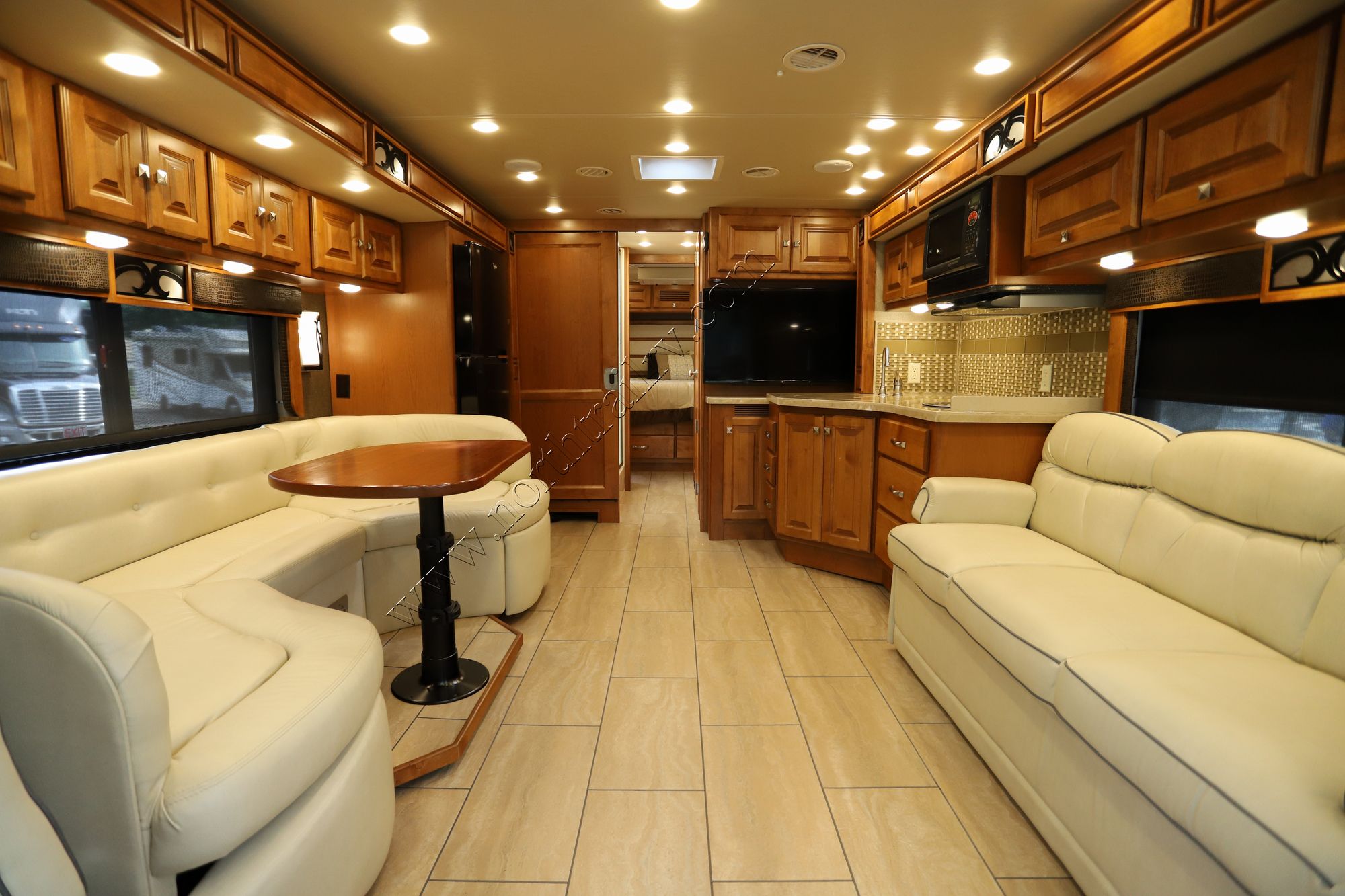 Used 2017 Tiffin Motor Homes Breeze 32BR Class A  For Sale