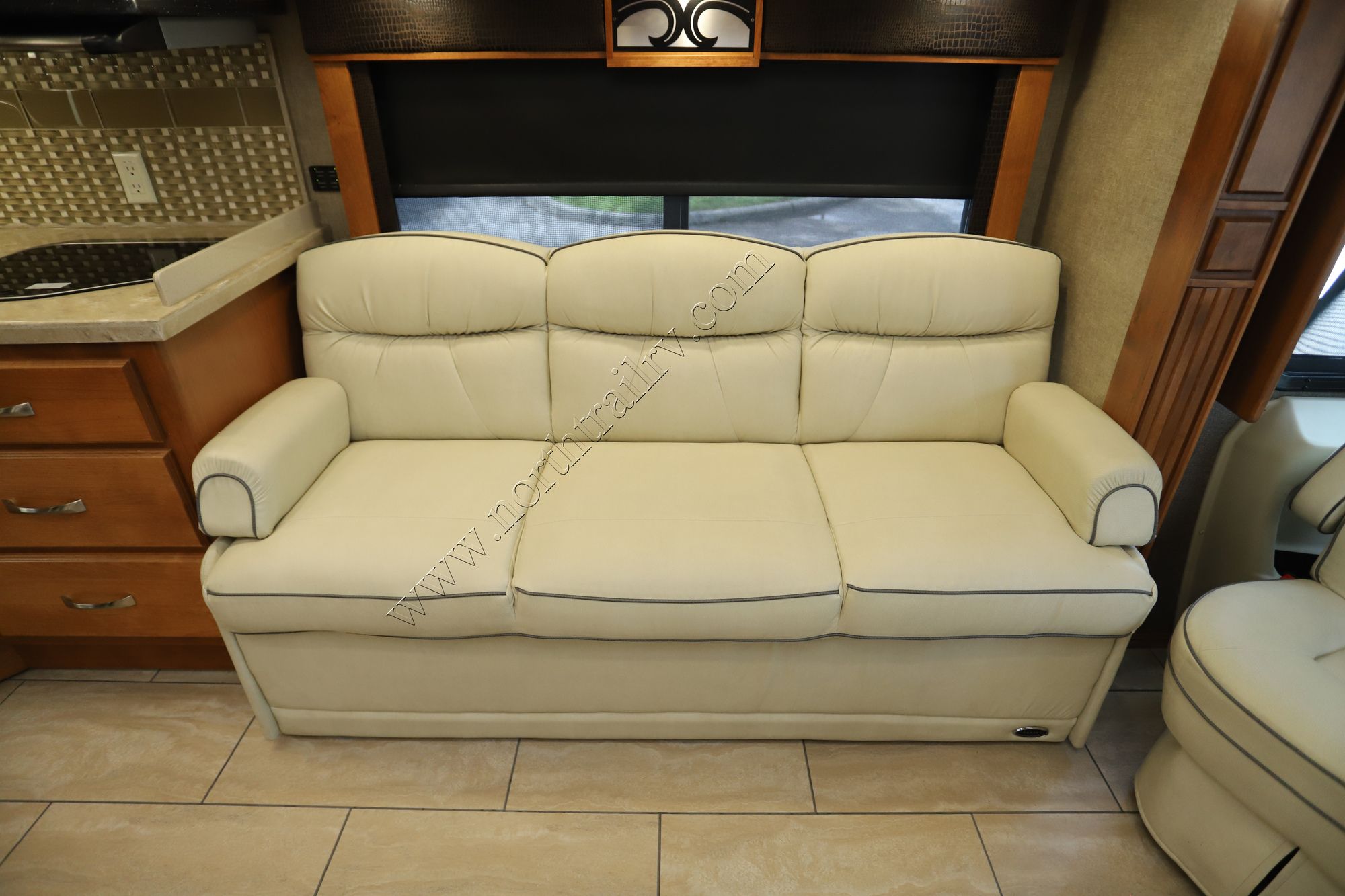 Used 2017 Tiffin Motor Homes Breeze 32BR Class A  For Sale