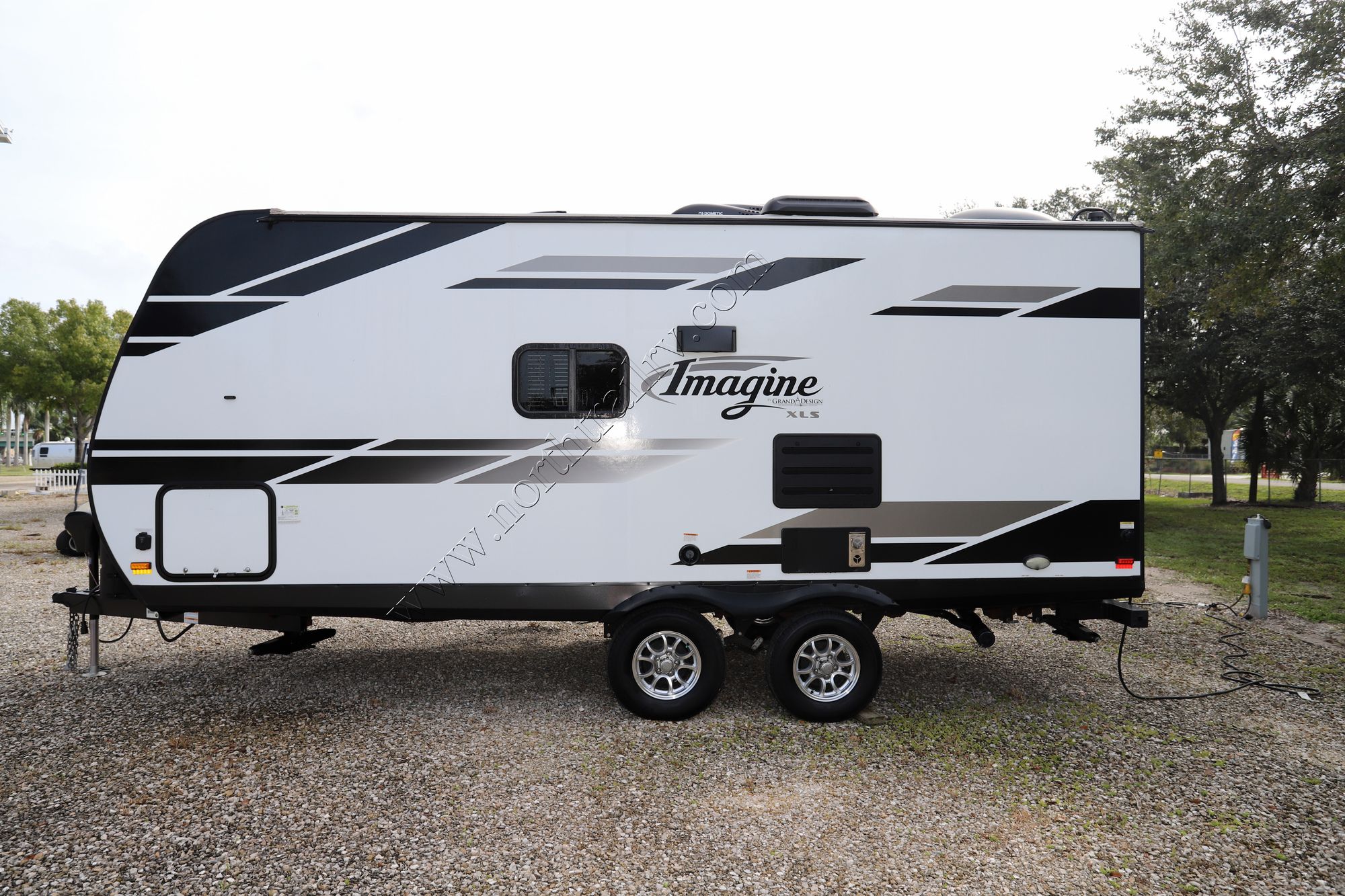 Used 2020 Grand Design Imagine 18RBE Travel Trailer  For Sale