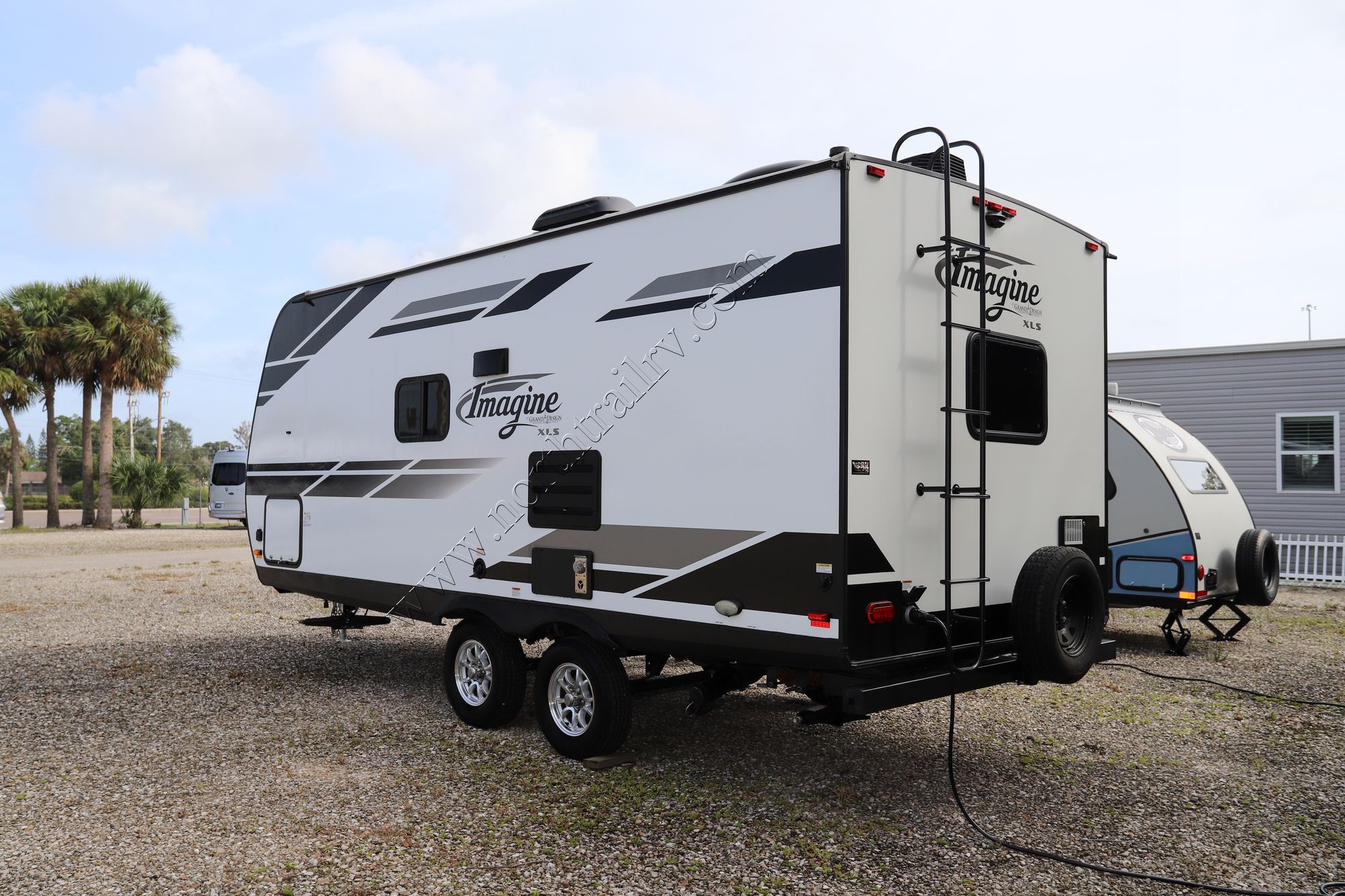 Used 2020 Grand Design Imagine 18RBE Travel Trailer  For Sale