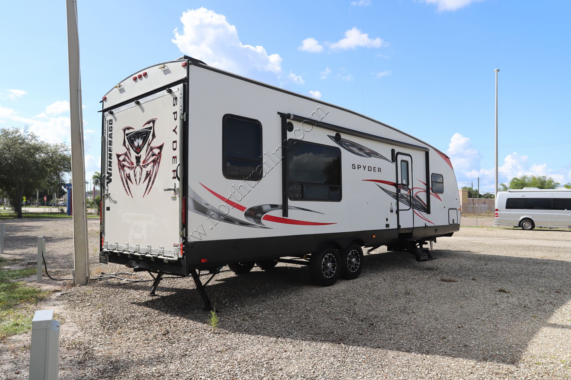 Used 2016 Winnebago Spyder 28C Travel Trailer  For Sale