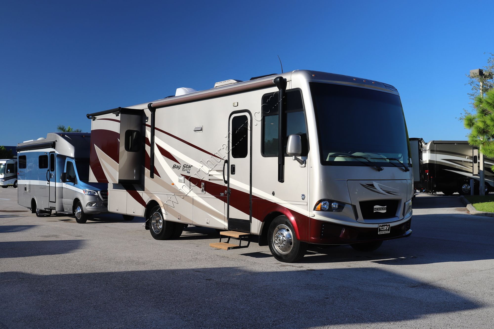 Used 2019 Newmar Bay Star Sport 2702 Class A  For Sale