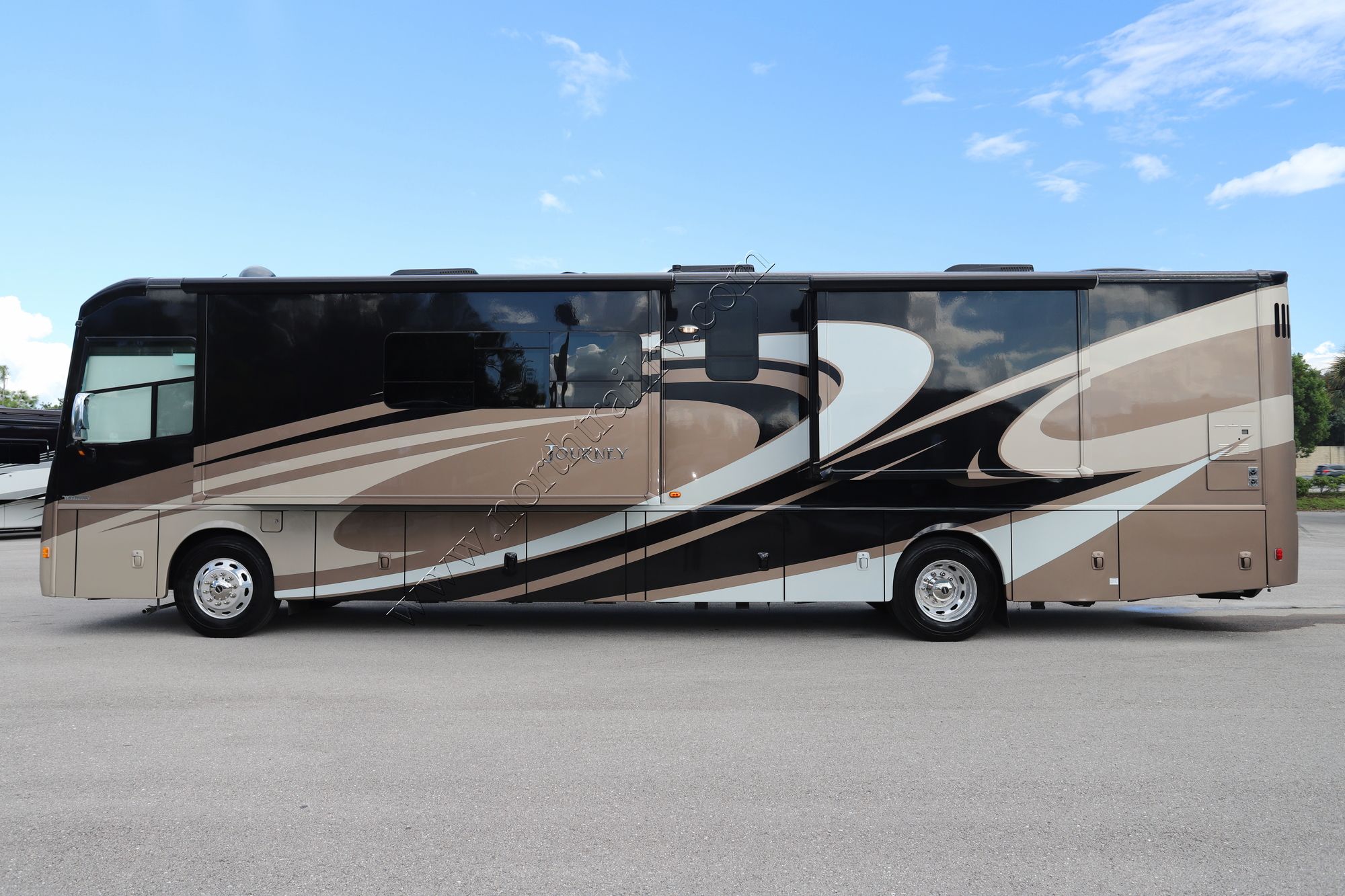 Used 2016 Winnebago Journey 40R Class A  For Sale