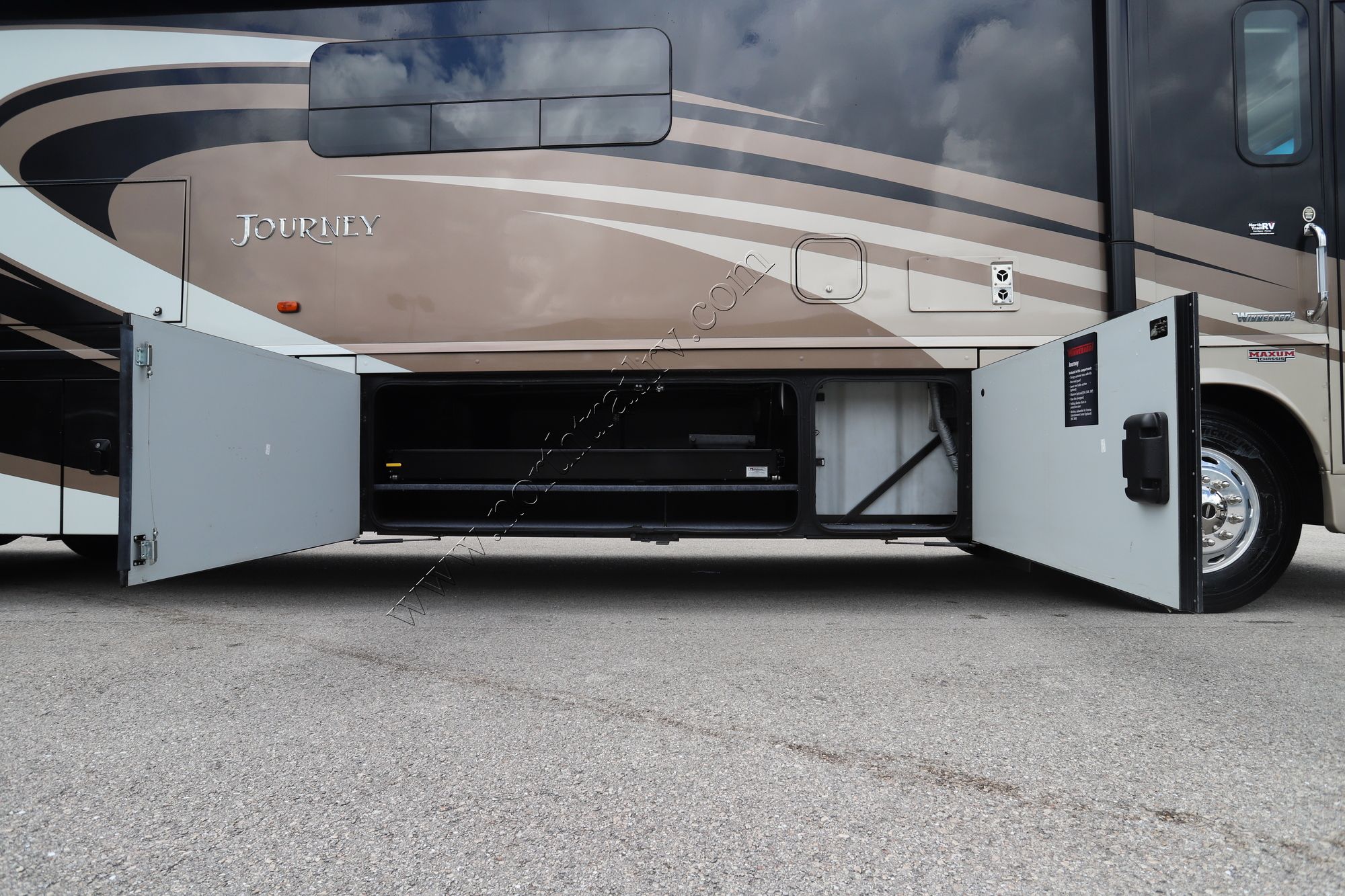 Used 2016 Winnebago Journey 40R Class A  For Sale