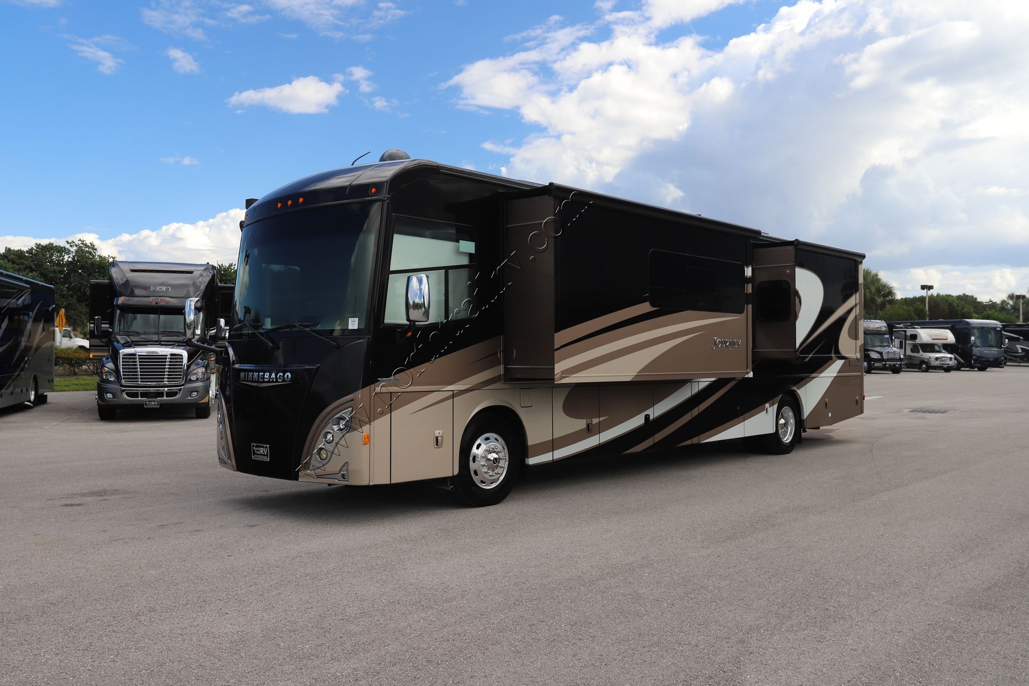 Used 2016 Winnebago Journey 40R Class A  For Sale