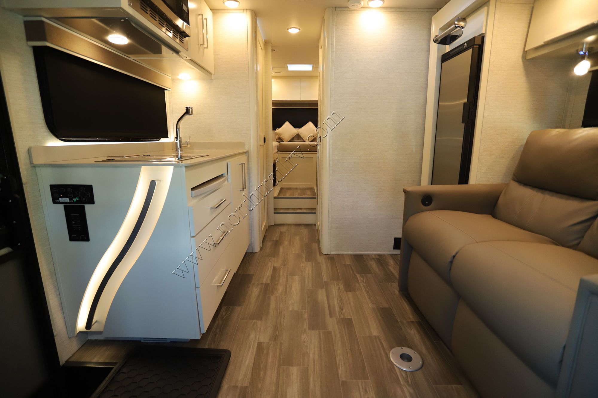 Used 2021 Tiffin Motor Homes Wayfarer 25LW Class C  For Sale