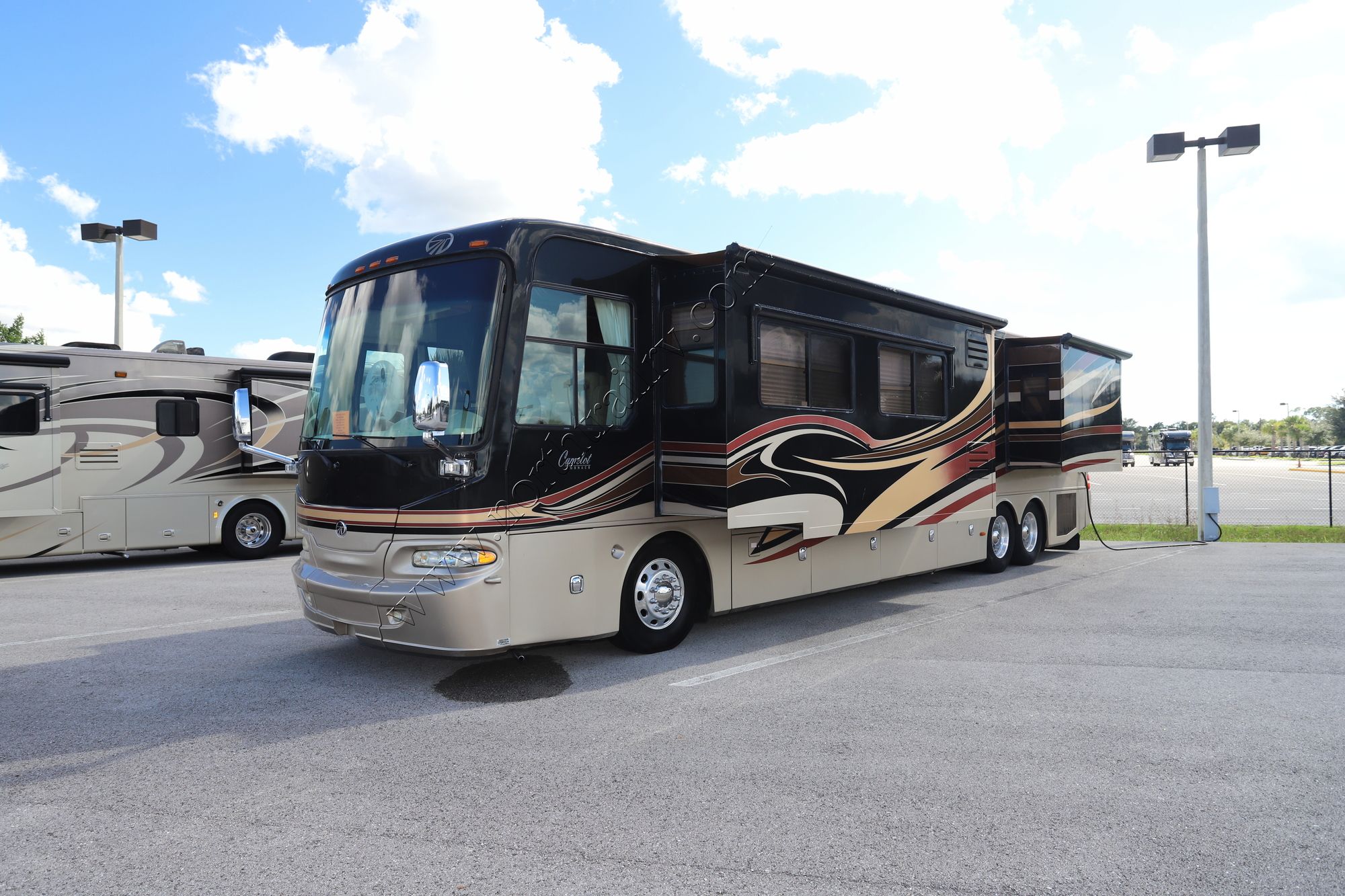 Used 2008 Monaco Camelot 42KFQ Class A  For Sale