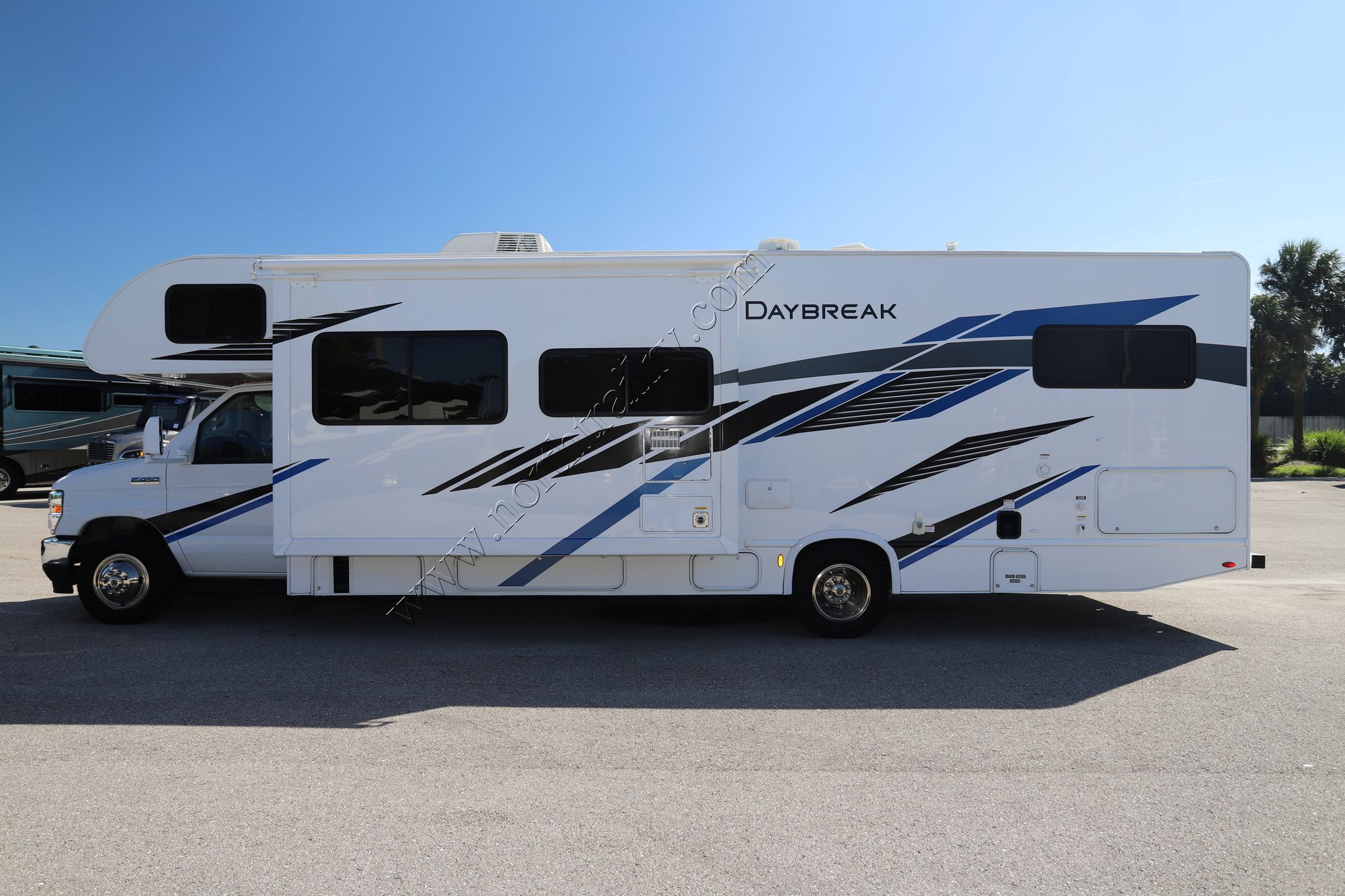 Used 2021 Thor Daybreak 30DB Class C  For Sale