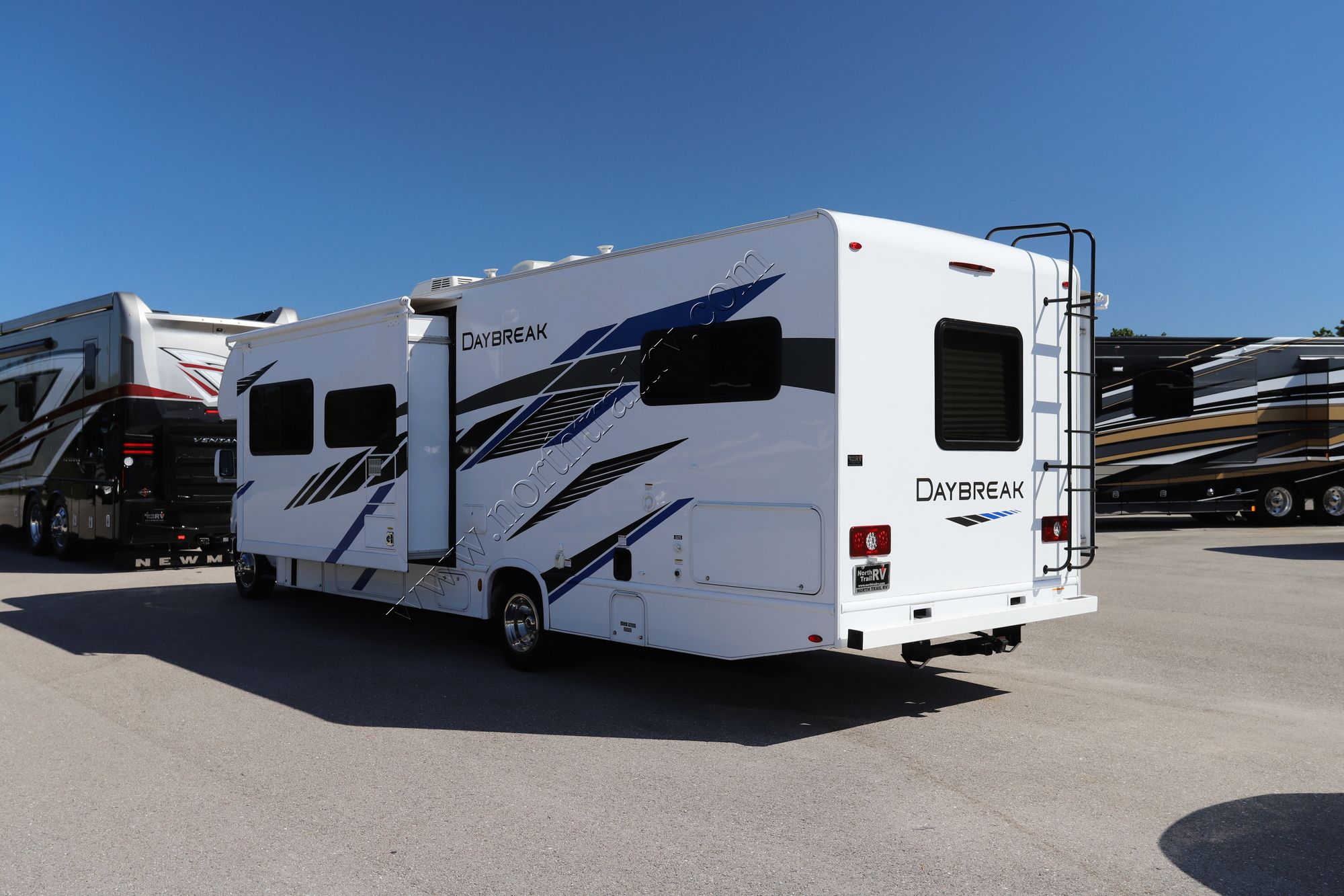 Used 2021 Thor Daybreak 30DB Class C  For Sale