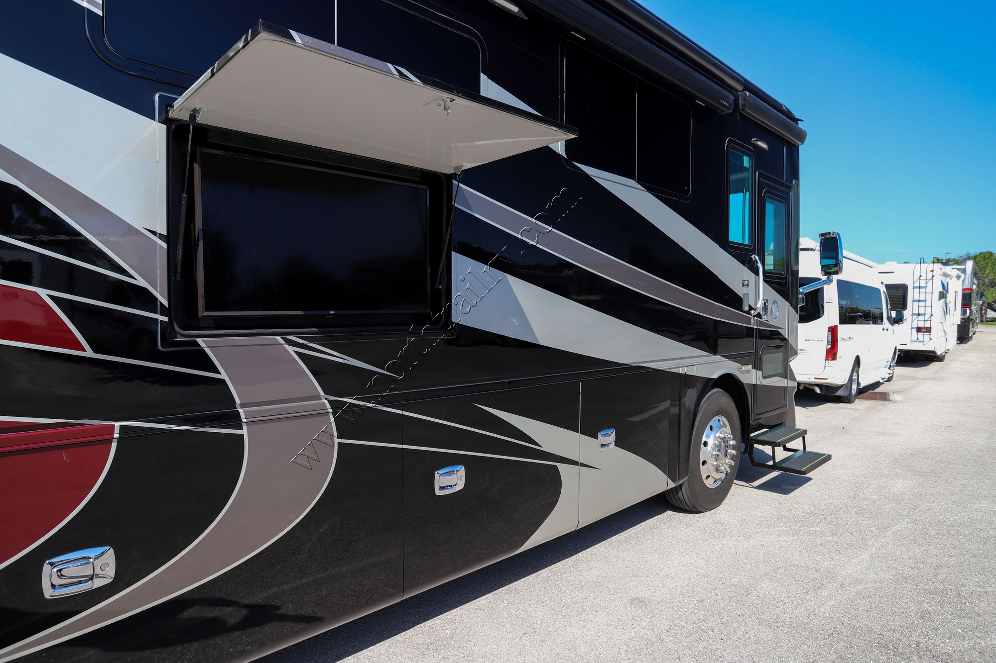 Used 2019 Tiffin Motor Homes Phaeton 44OH Class A  For Sale