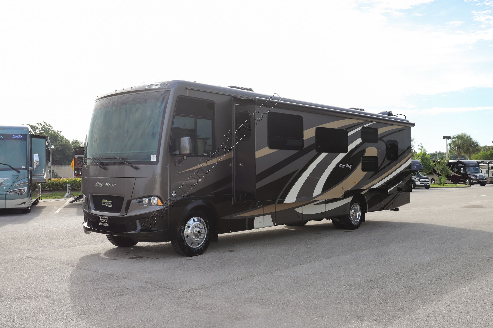 Used 2021 Newmar Bay Star 3616 Class A  For Sale