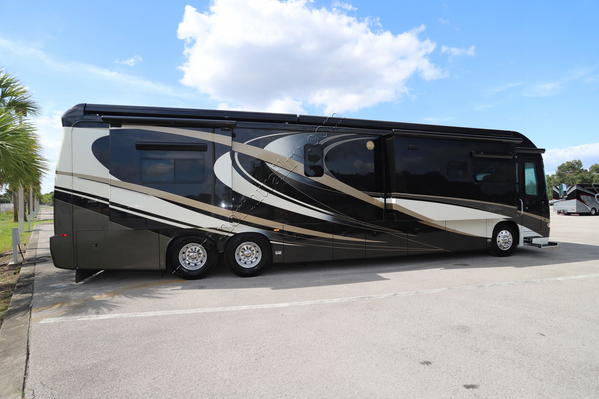 Used 2009 Entegra Cornerstone 45DL Class A  For Sale