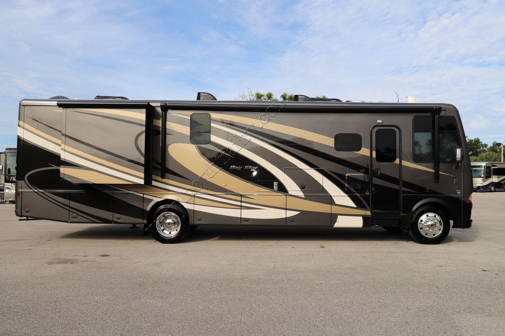 Used 2021 Newmar Bay Star 3616 Class A  For Sale