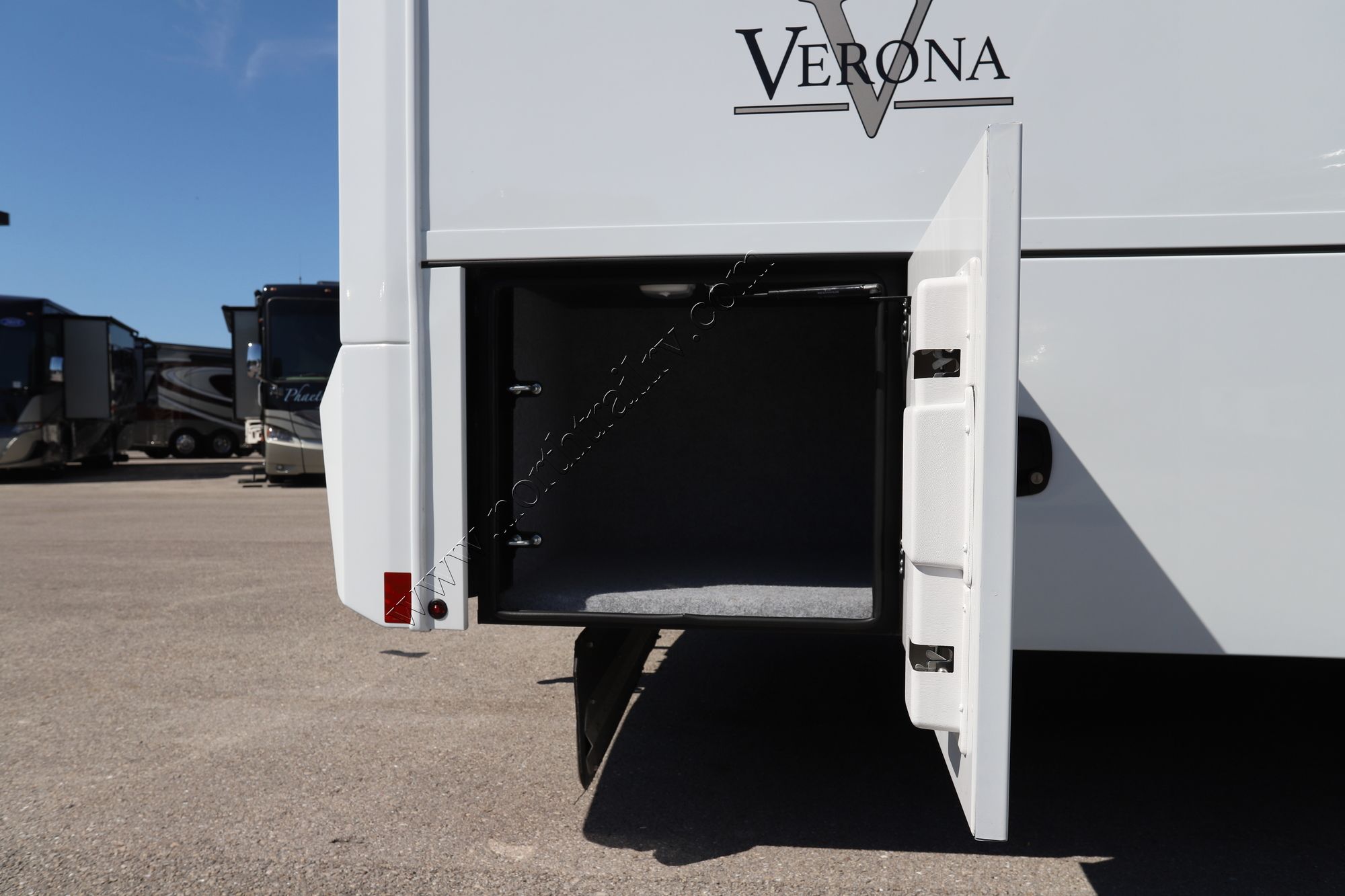 New 2022 Renegade Rv Verona 40VRB Super C  For Sale