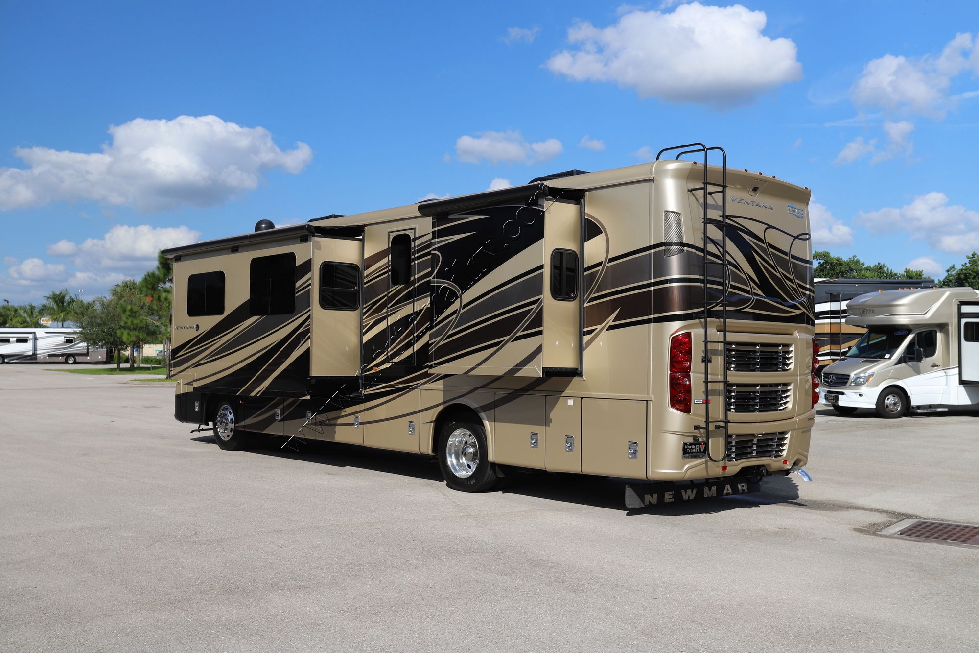 Used 2018 Newmar Ventana 3715 Class A  For Sale