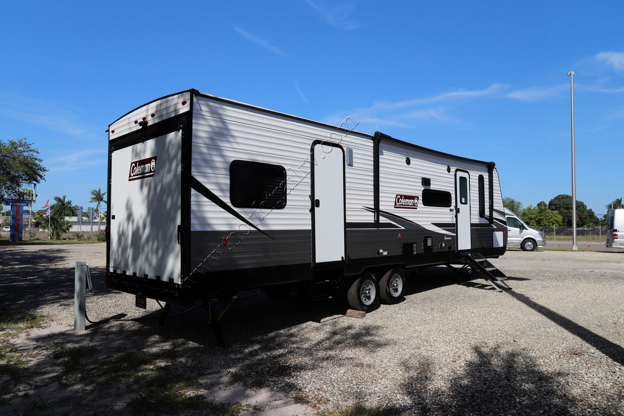 Used 2021 Coleman Lantern 300TQ Travel Trailer  For Sale