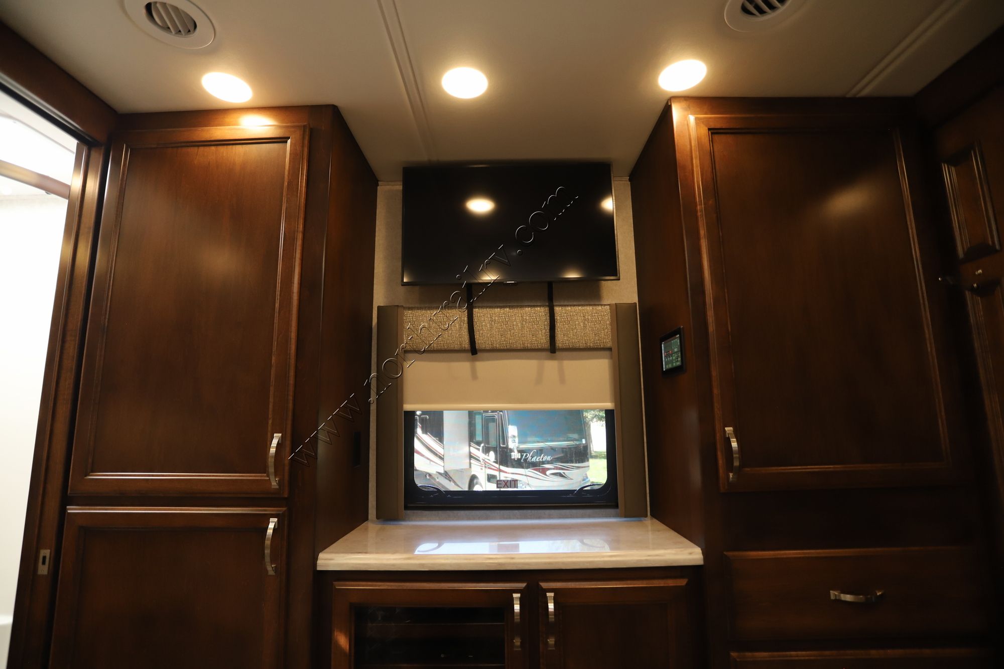 New 2022 Renegade Rv Verona 40VRB Super C  For Sale