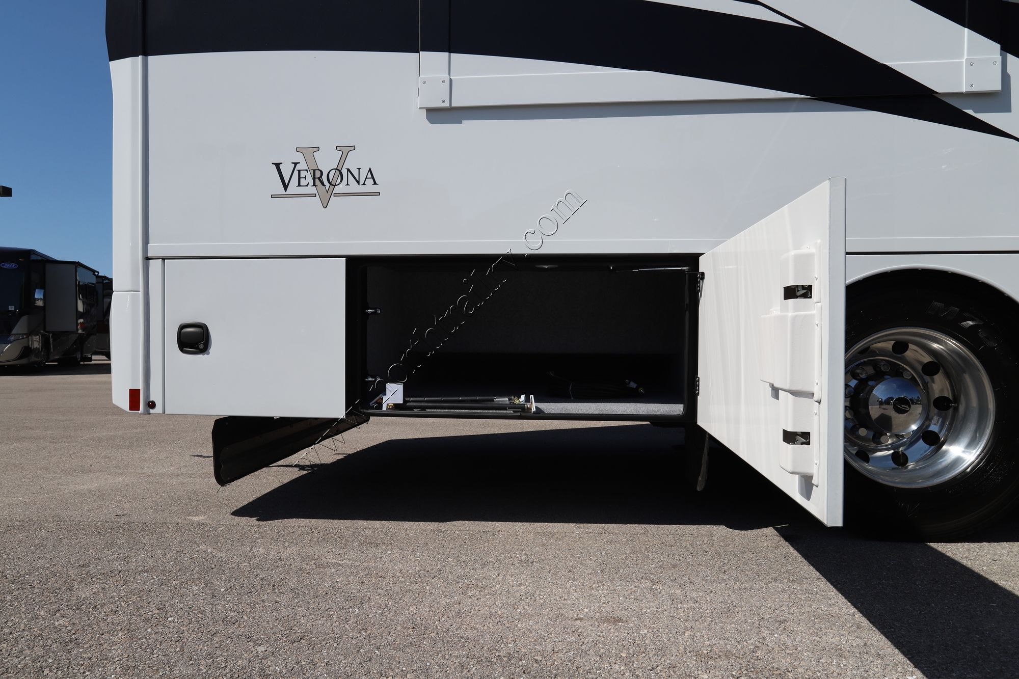 New 2022 Renegade Rv Verona 40VRB Super C  For Sale