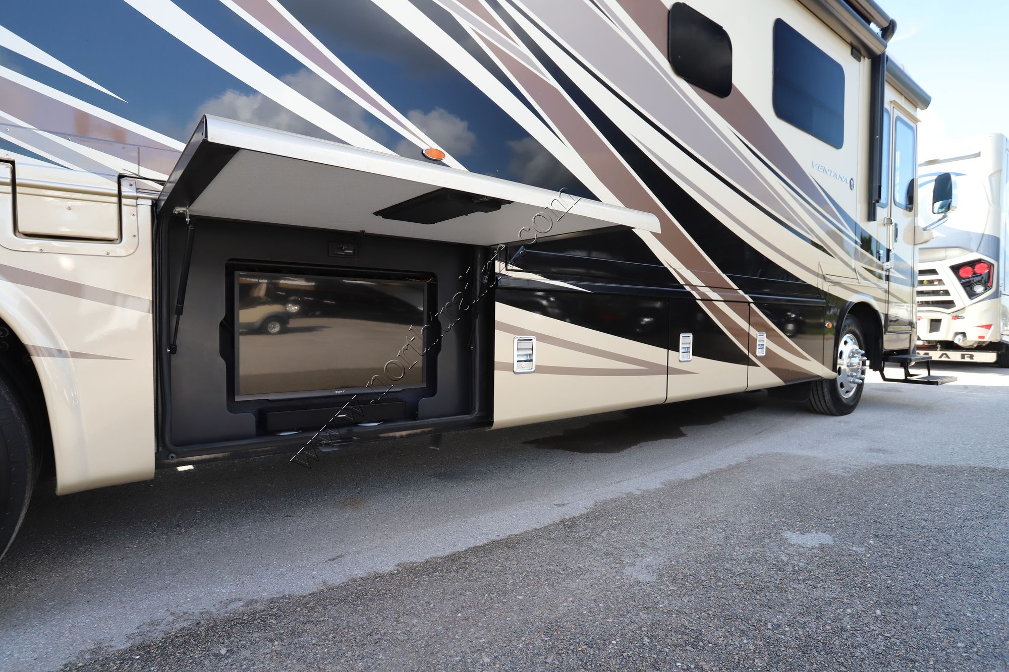 Used 2018 Newmar Ventana 3715 Class A  For Sale