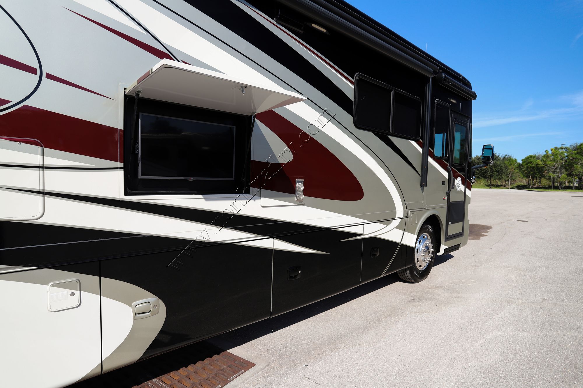 Used 2015 Tiffin Motor Homes Allegro Red 37PA Class A  For Sale