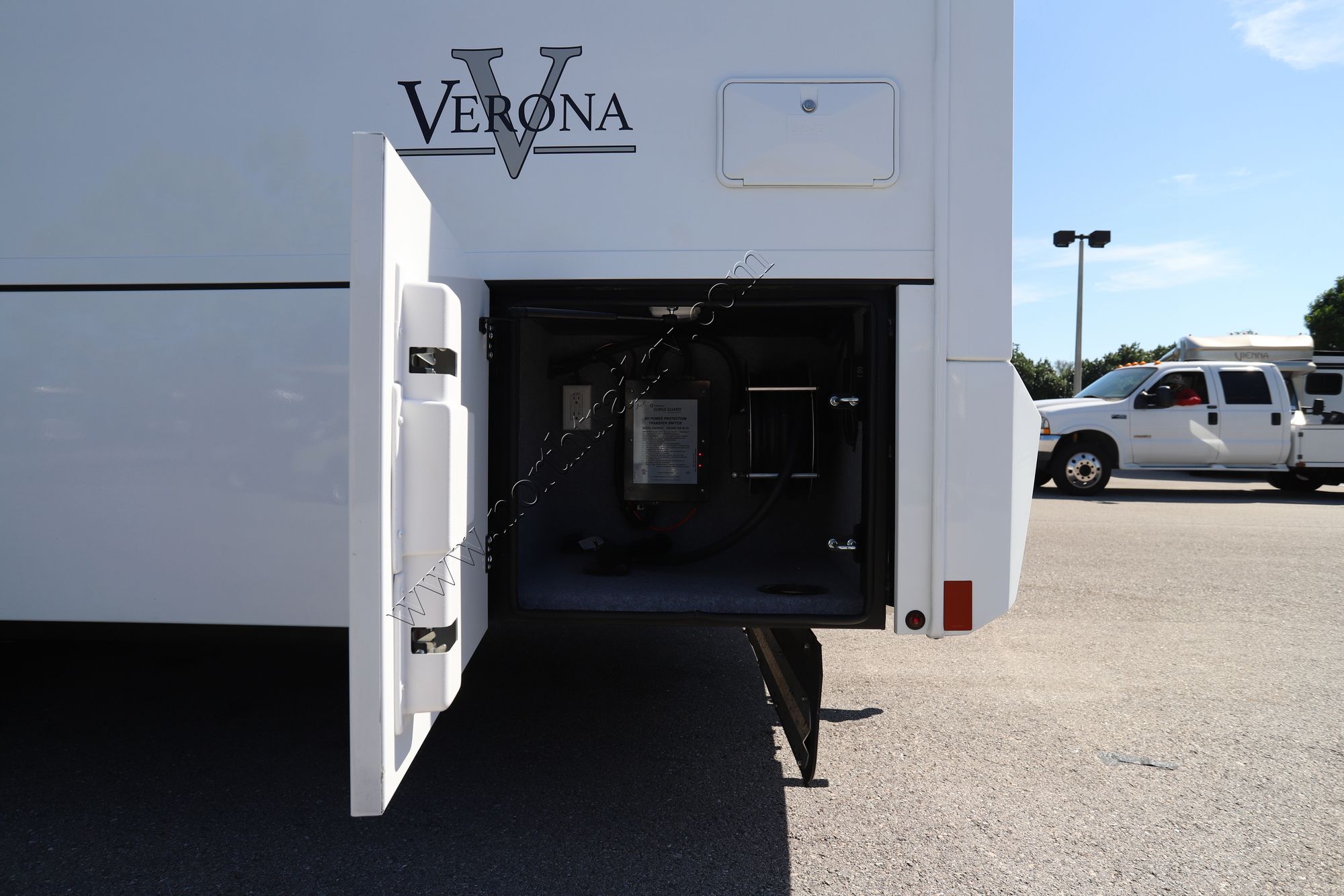New 2022 Renegade Rv Verona 40VRB Super C  For Sale