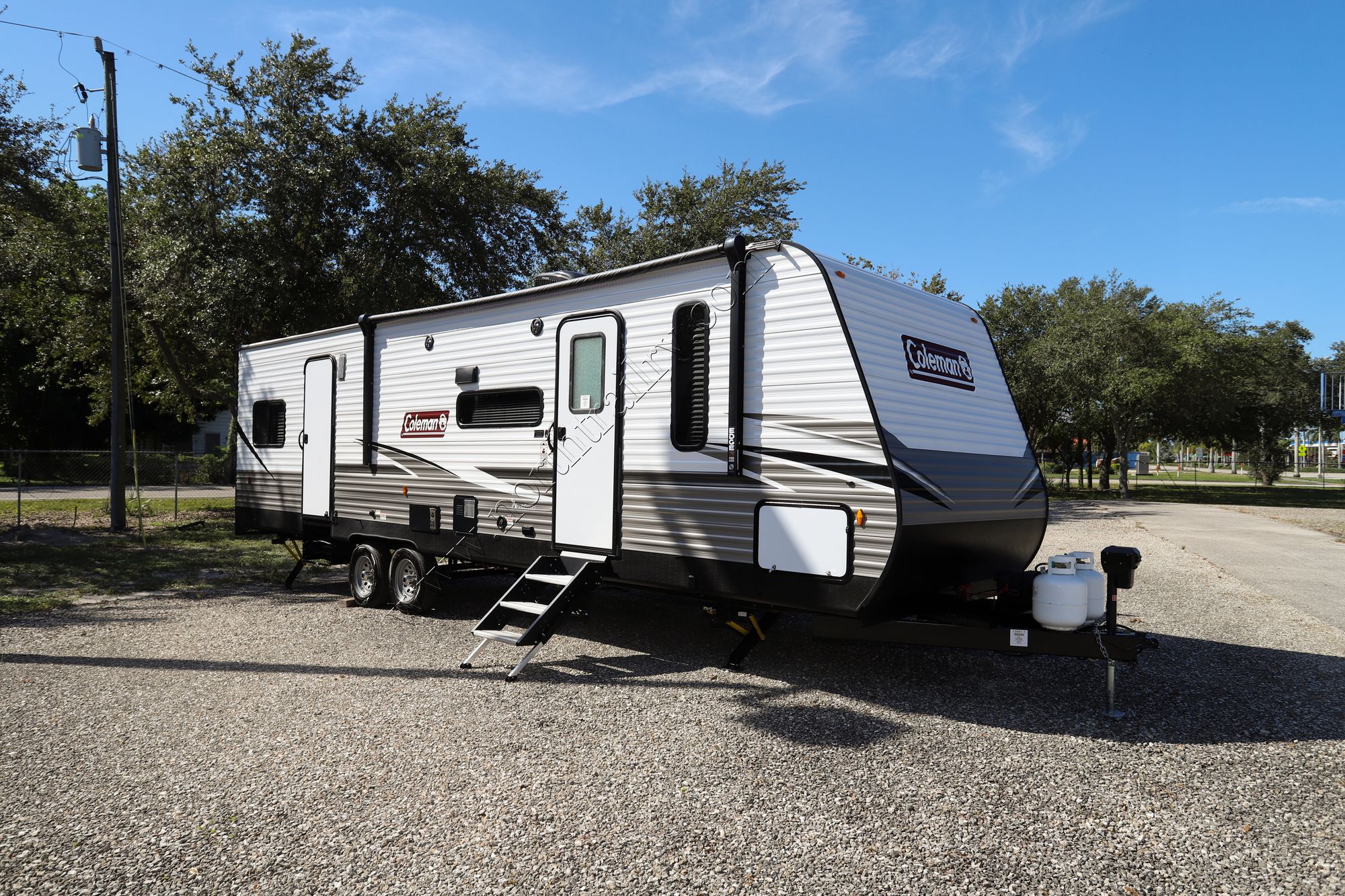 Used 2021 Coleman Lantern 300TQ Travel Trailer  For Sale