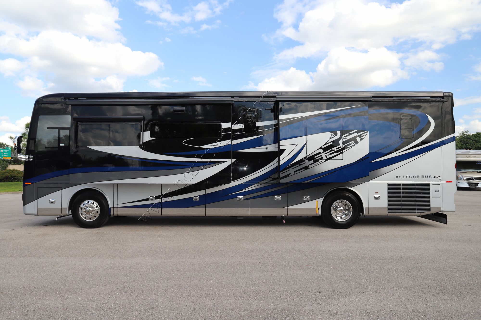 New 2022 Tiffin Motor Homes Allegro Bus 40 IP Class A  For Sale