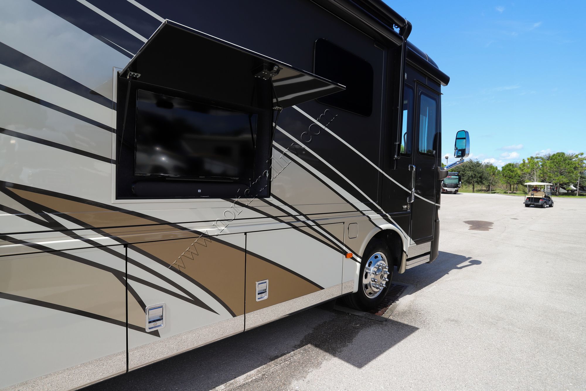 Used 2016 Newmar Ventana 3709 Class A  For Sale