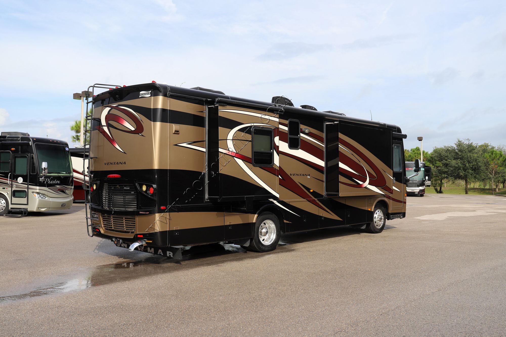 Used 2013 Newmar Ventana 3433 Class A  For Sale