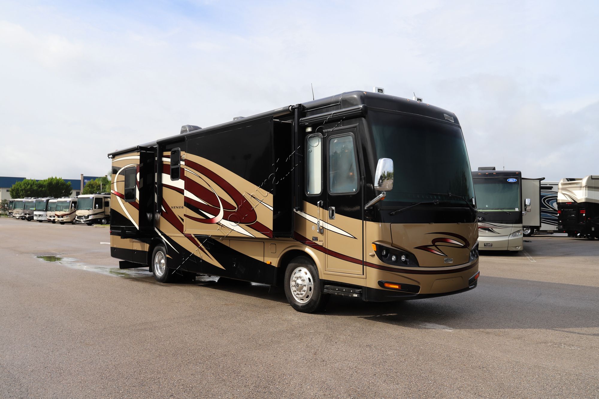 Used 2013 Newmar Ventana 3433 Class A  For Sale