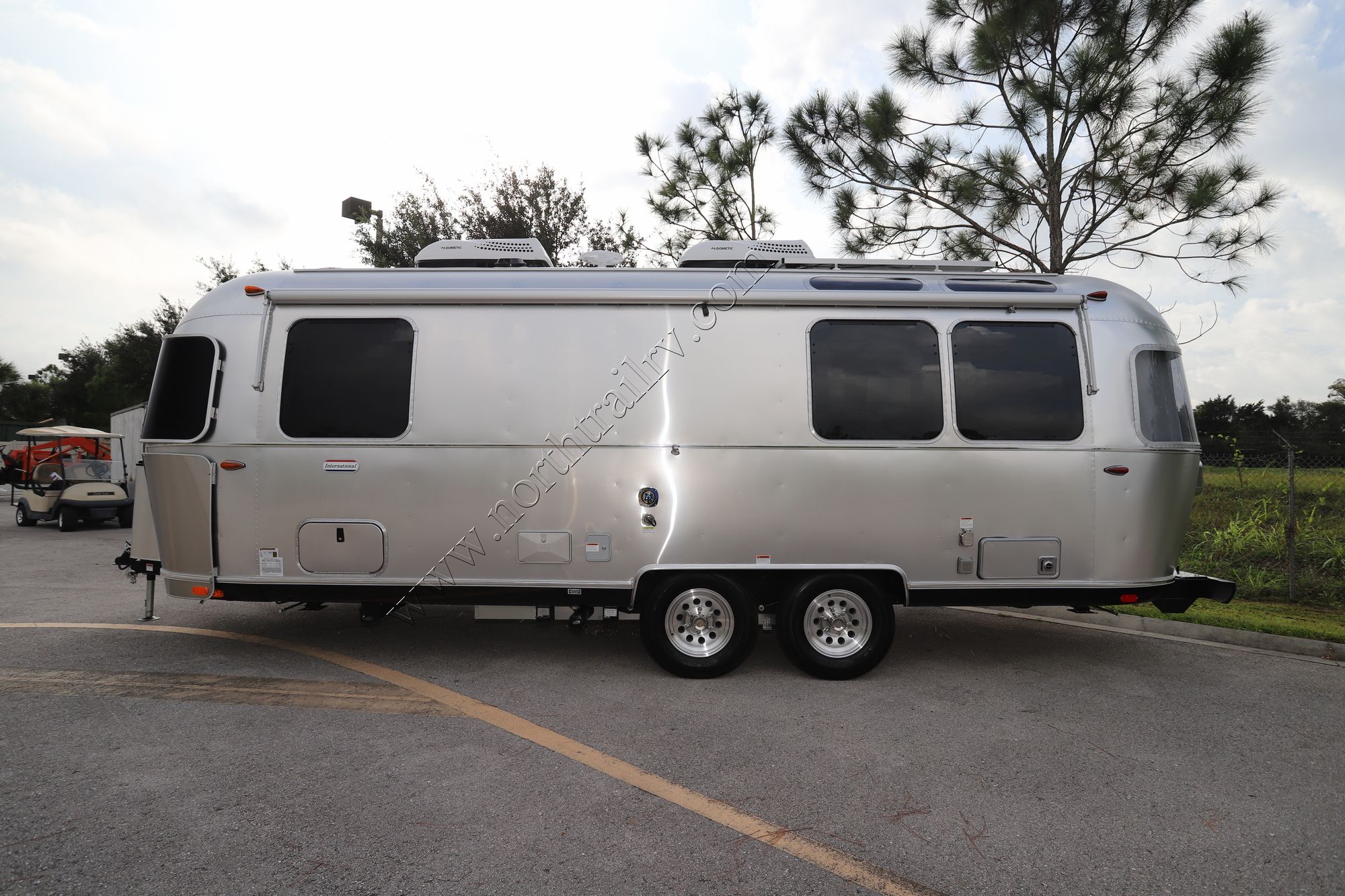 New 2022 Airstream International 25FB Travel Trailer  For Sale