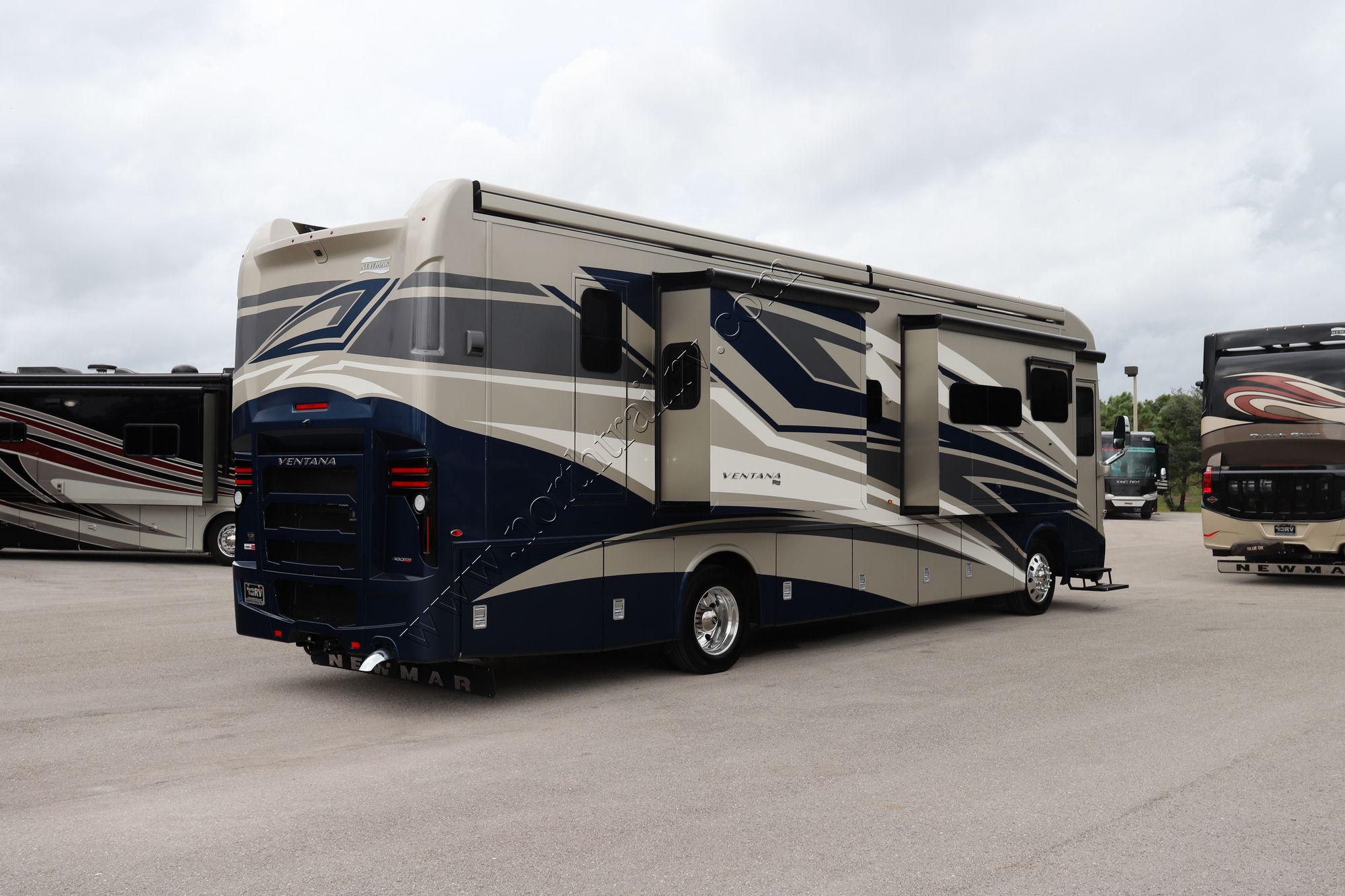 Used 2020 Newmar Ventana 3709 Class A  For Sale