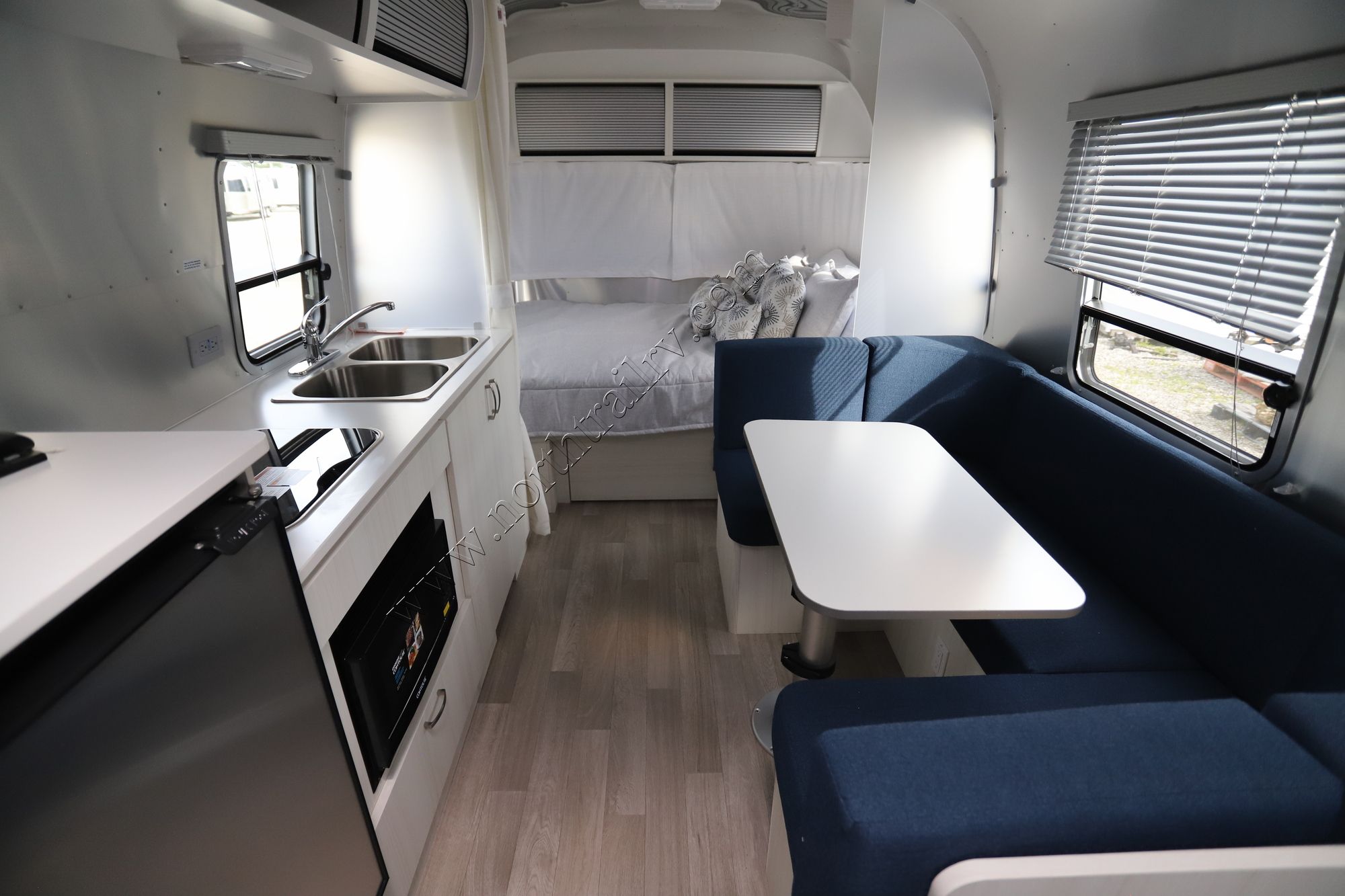 New 2022 Airstream Bambi 22FB Travel Trailer  For Sale