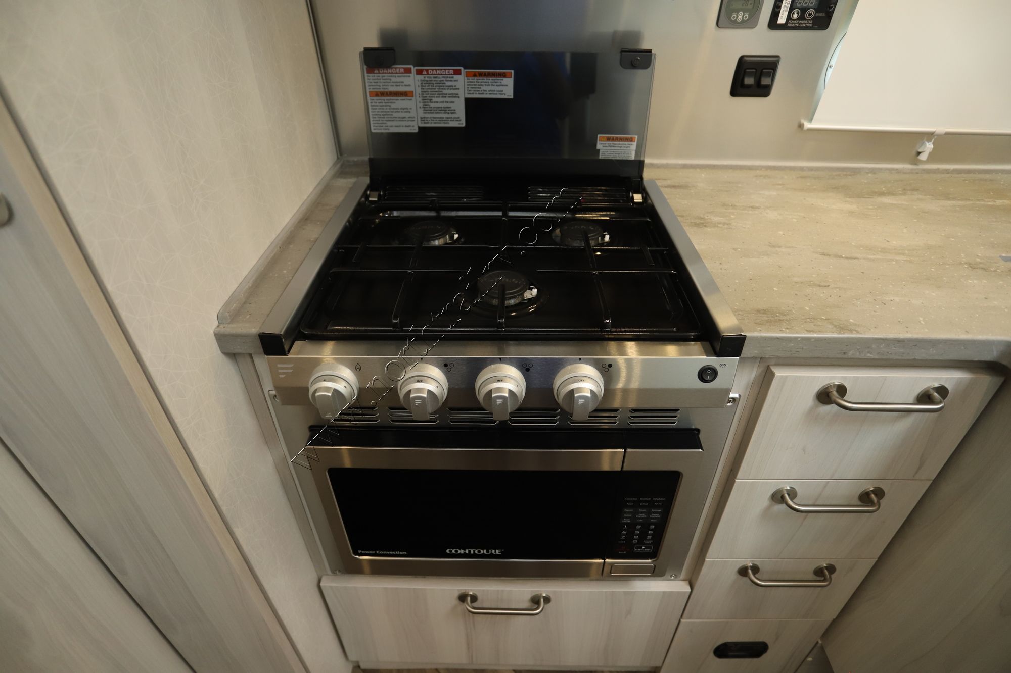 New 2022 Airstream International 25FB Travel Trailer  For Sale