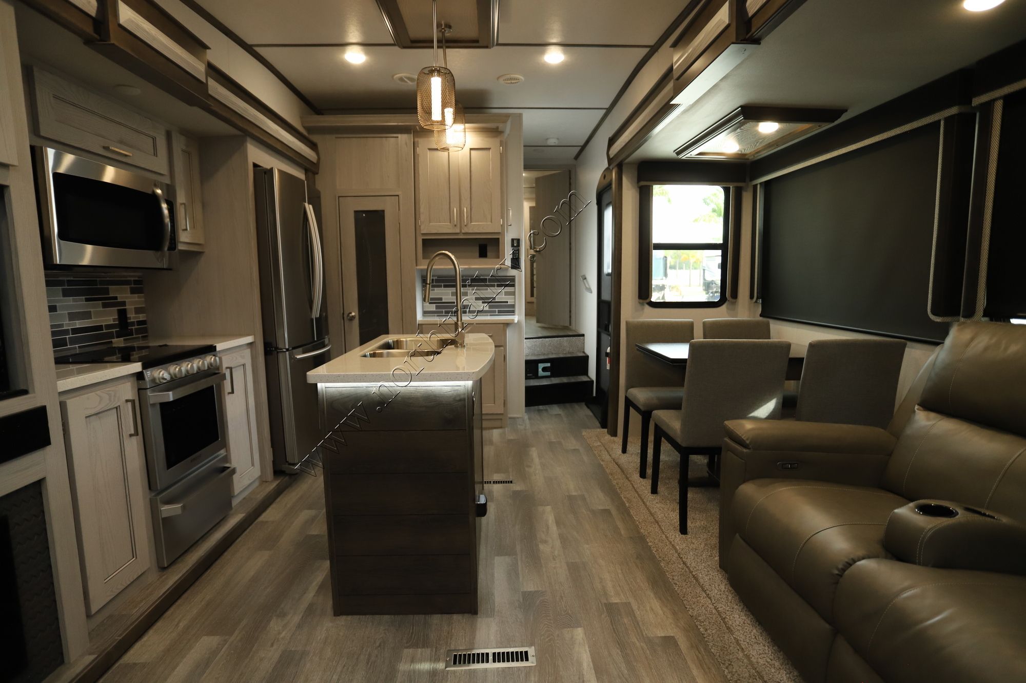 Used 2020 Keystone Montana 295RL Fifth Wheel  For Sale