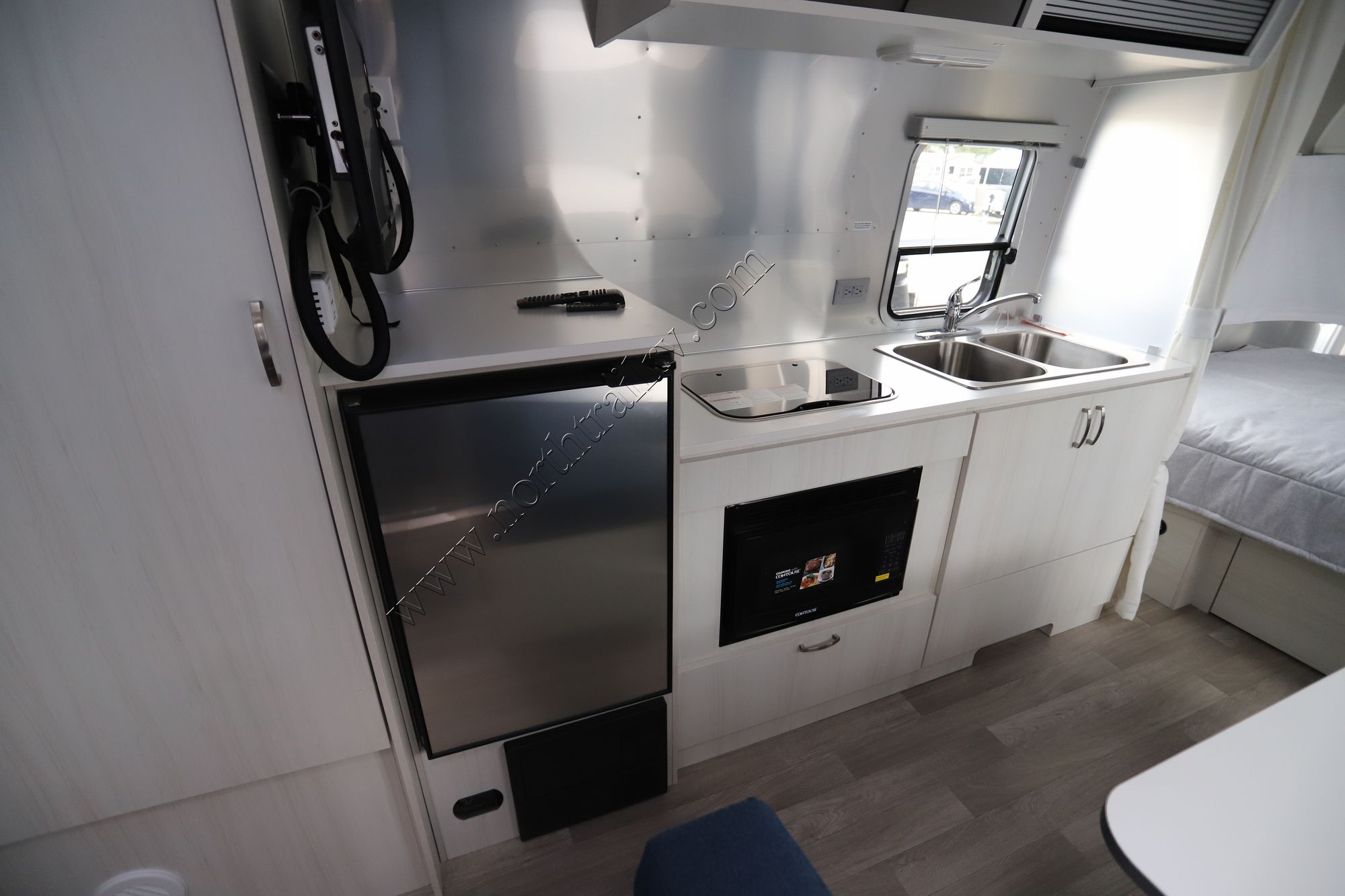 New 2022 Airstream Bambi 22FB Travel Trailer  For Sale