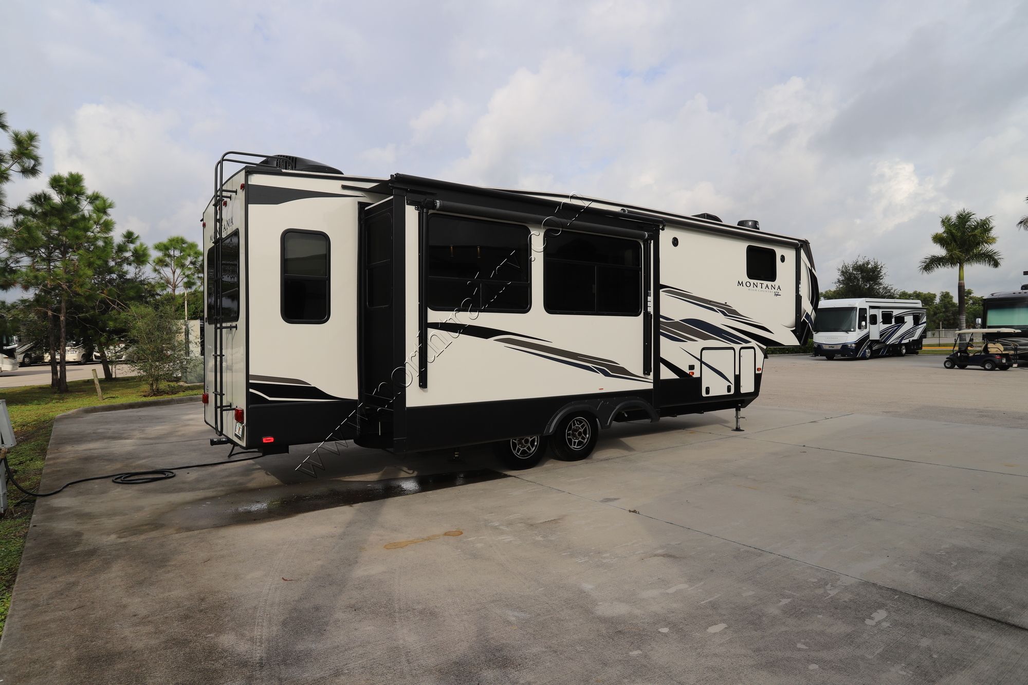 Used 2020 Keystone Montana 295RL Fifth Wheel  For Sale