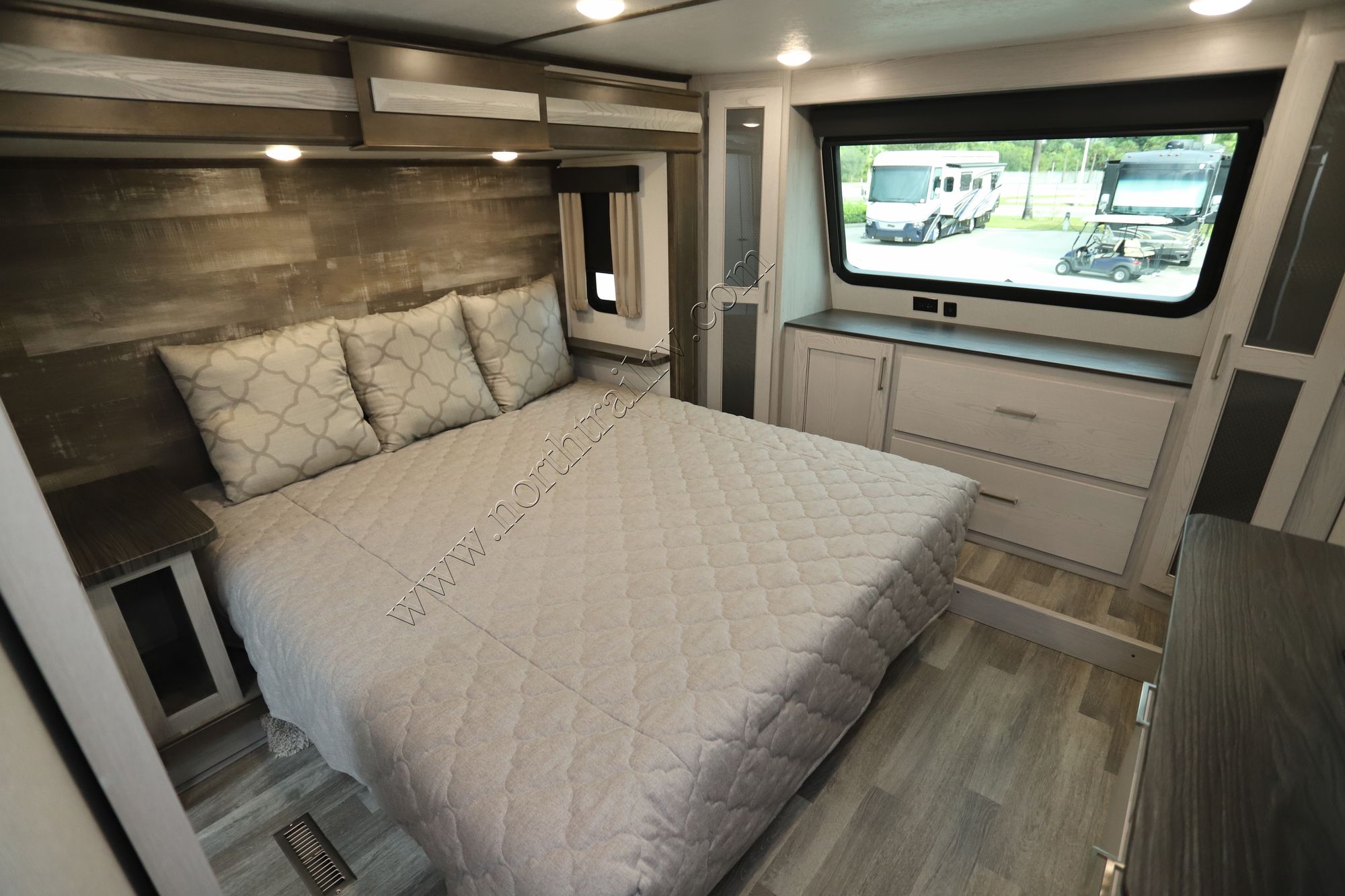 Used 2020 Keystone Montana 295RL Fifth Wheel  For Sale