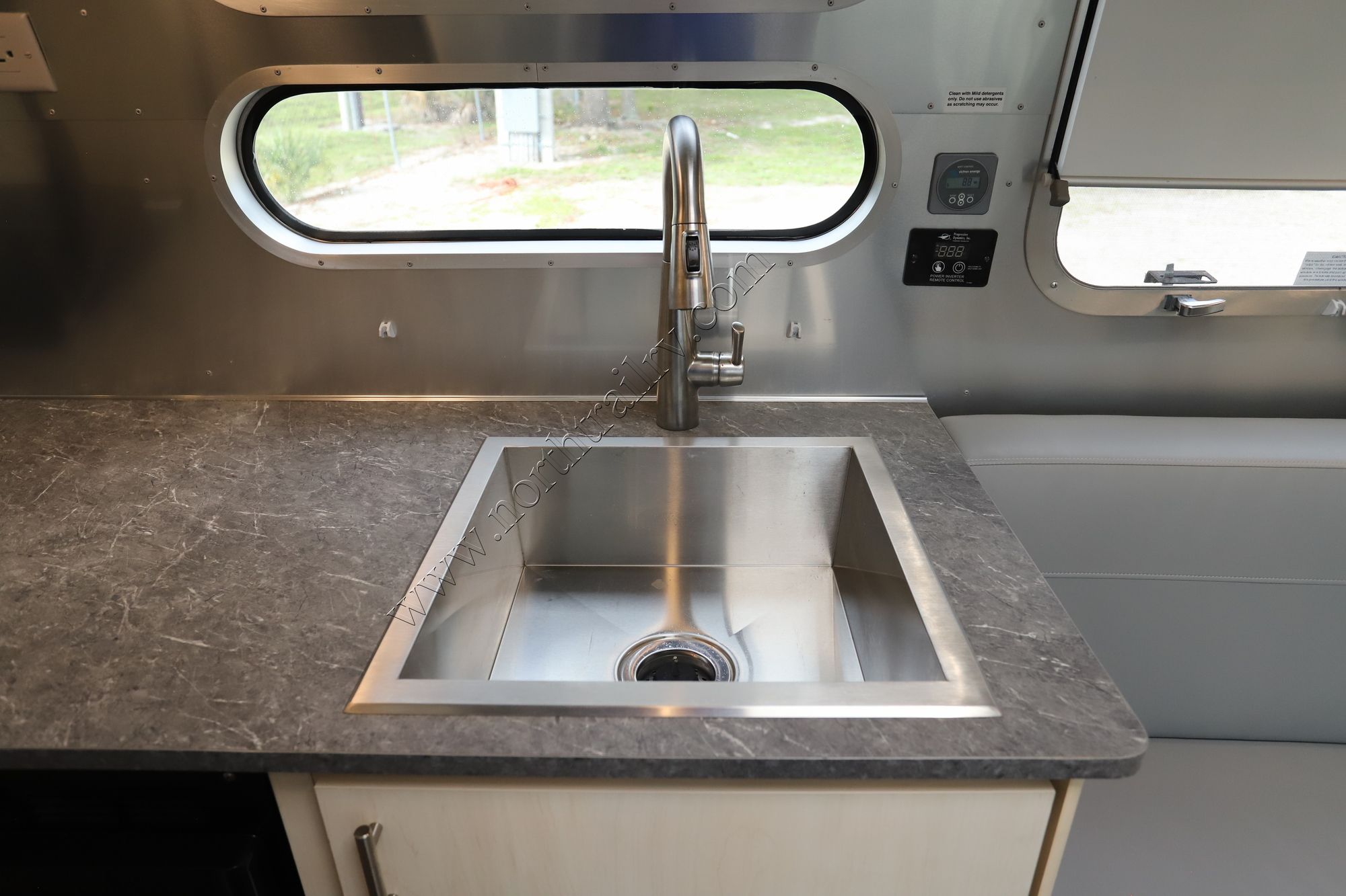 Used 2021 Airstream Flying Cloud 30FB Travel Trailer  For Sale
