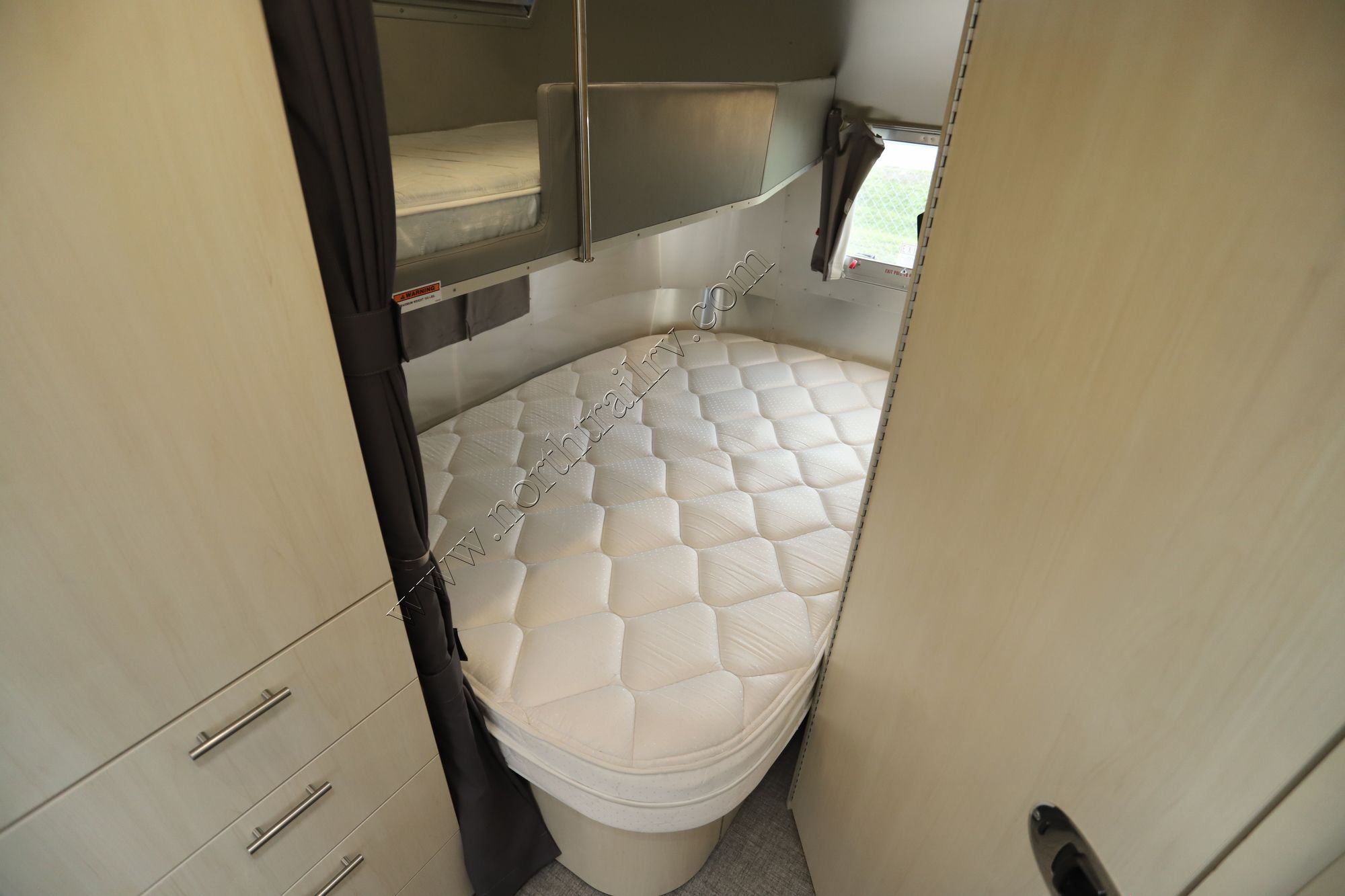 Used 2021 Airstream Flying Cloud 30FB Travel Trailer  For Sale