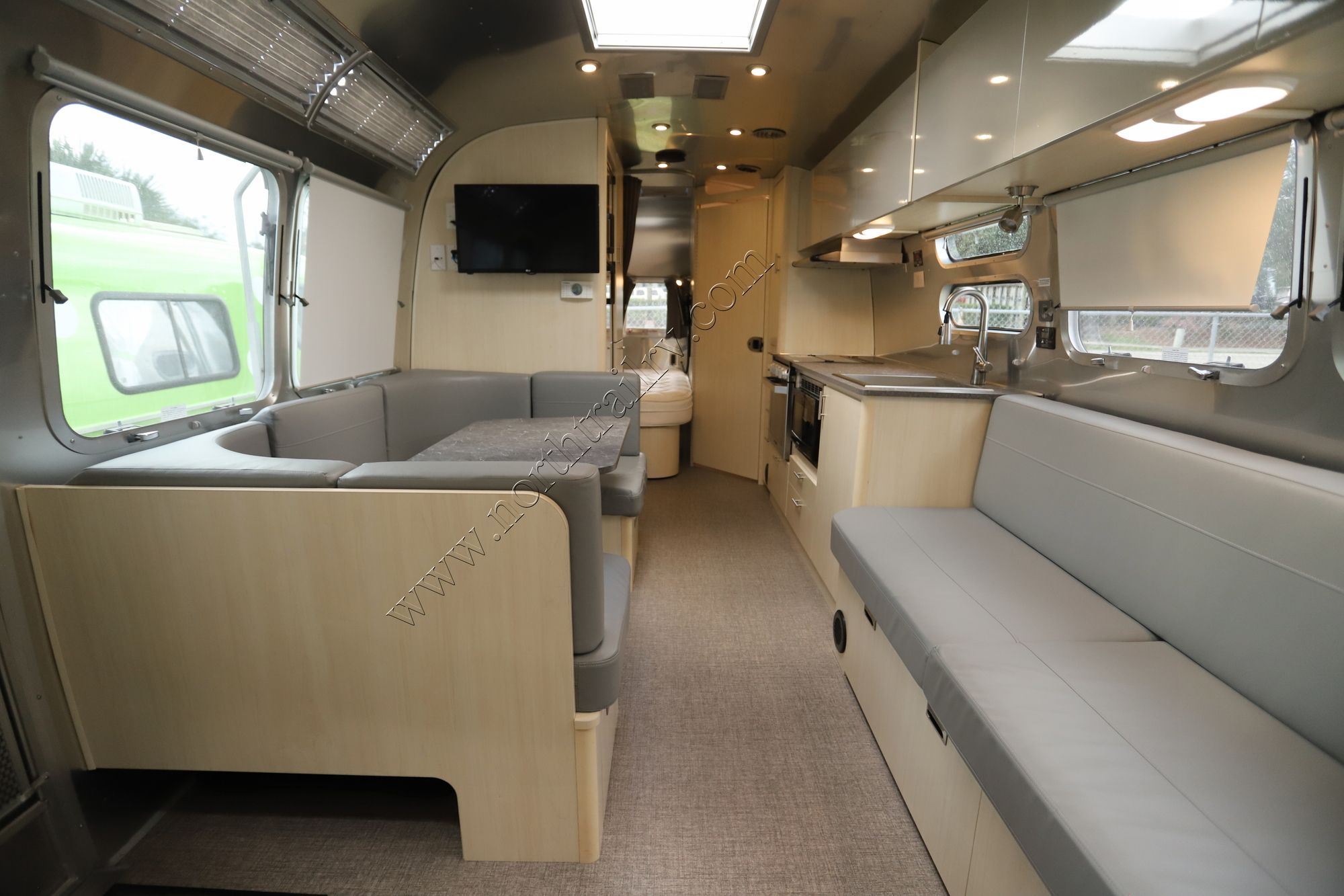 Used 2021 Airstream Flying Cloud 30FB Travel Trailer  For Sale