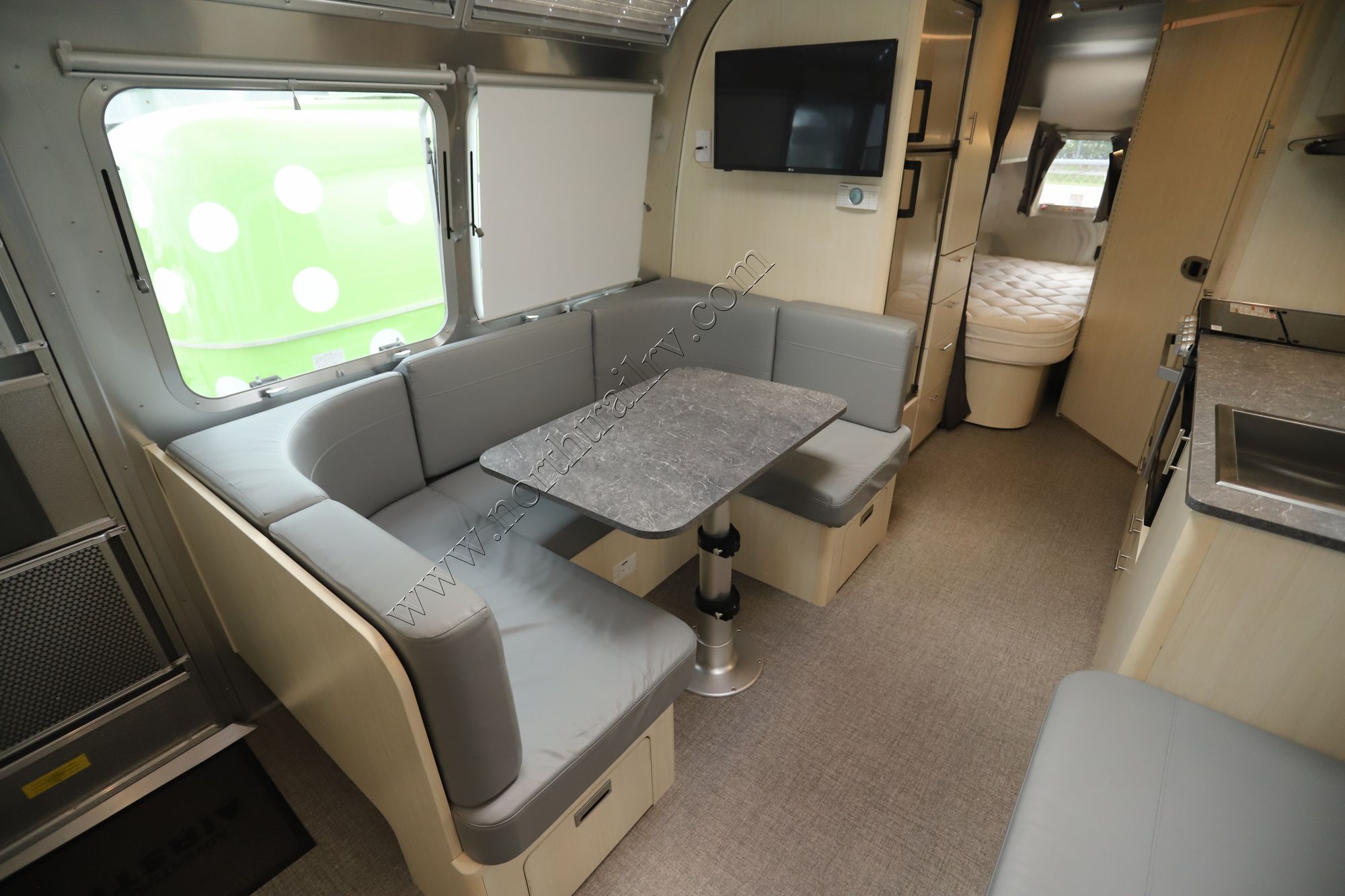 Used 2021 Airstream Flying Cloud 30FB Travel Trailer  For Sale