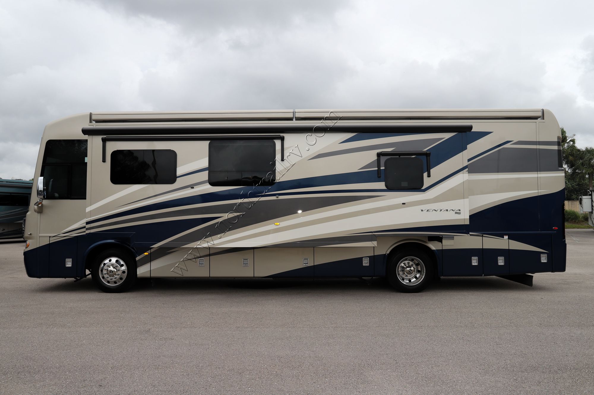 Used 2020 Newmar Ventana 3709 Class A  For Sale