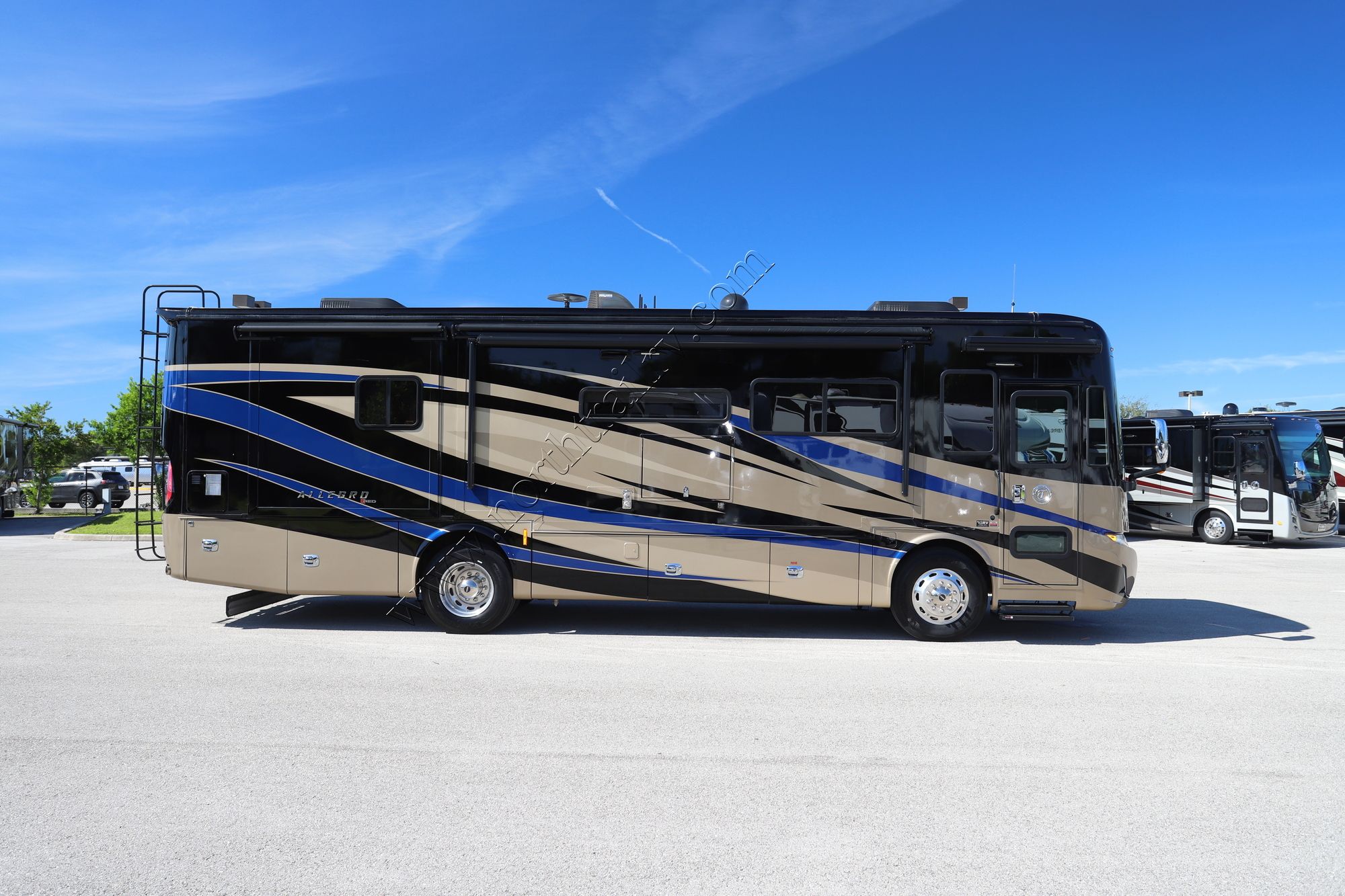 Used 2019 Tiffin Motor Homes Allegro Red 33AA Class A  For Sale